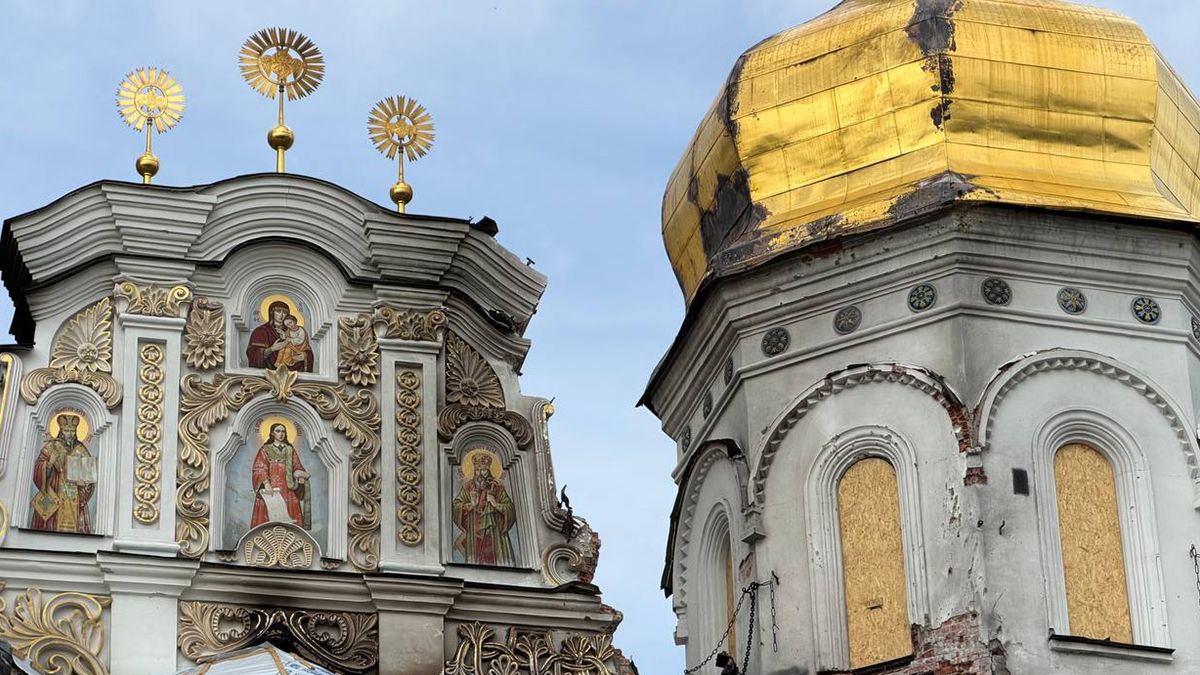 Энергетики вернули свет в Киево-Печерскую лавру после вражеского обстрела - Киев