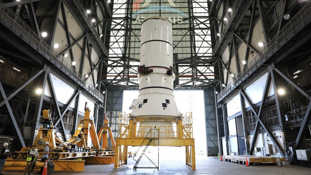 NASA вже збирає ракету для місії Artemis 3, яка злетить у 2027 році