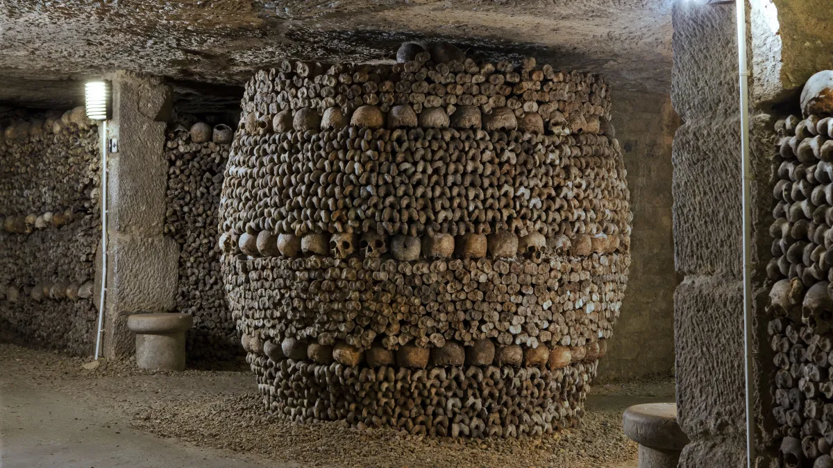Паризькі катакомби / фото Les catacombes de Paris Паризькі катакомби / фото Les catacombes de Paris