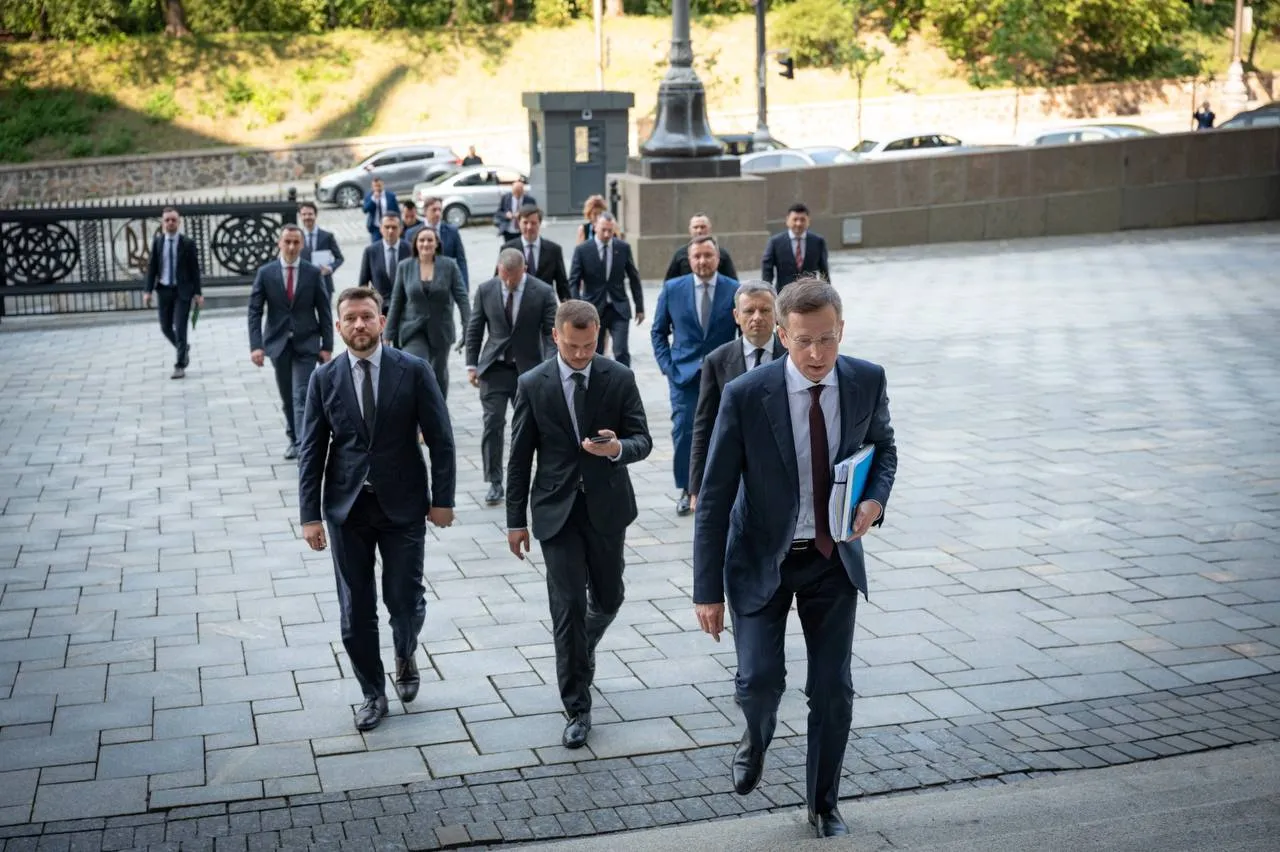 Корецький провів перше засідання уряду