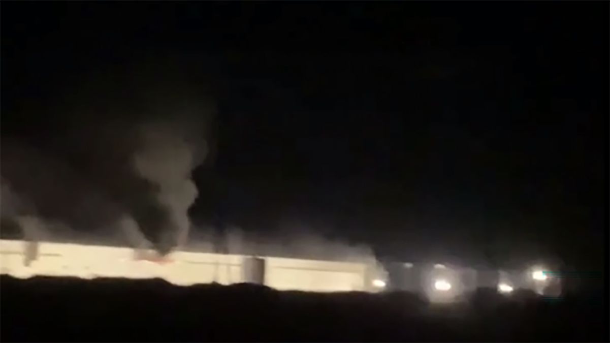 Дроны массированно захотели в Тамбов: вблизи города загорелся логистический комплекс Wildberries