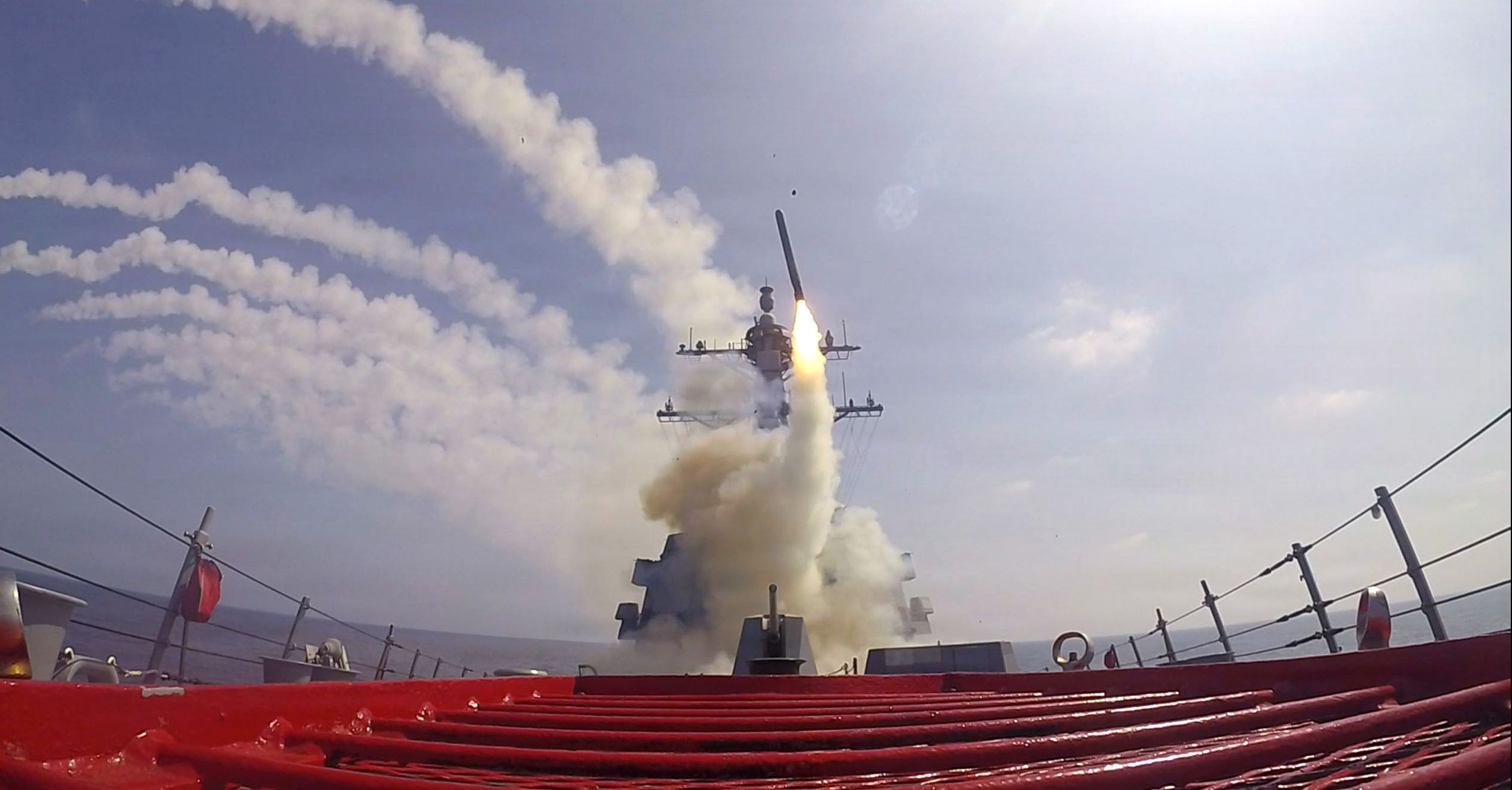 Новая волна атак США на Иран Новая волна атак США на Иран