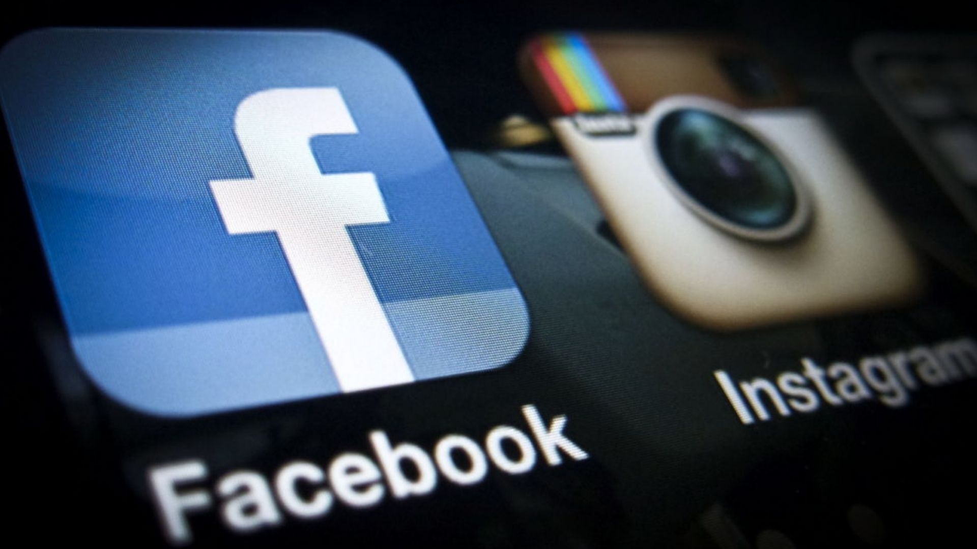 Скарги надходять з усього світу: у роботі Facebook, Х та Instagram стався глобальний збій