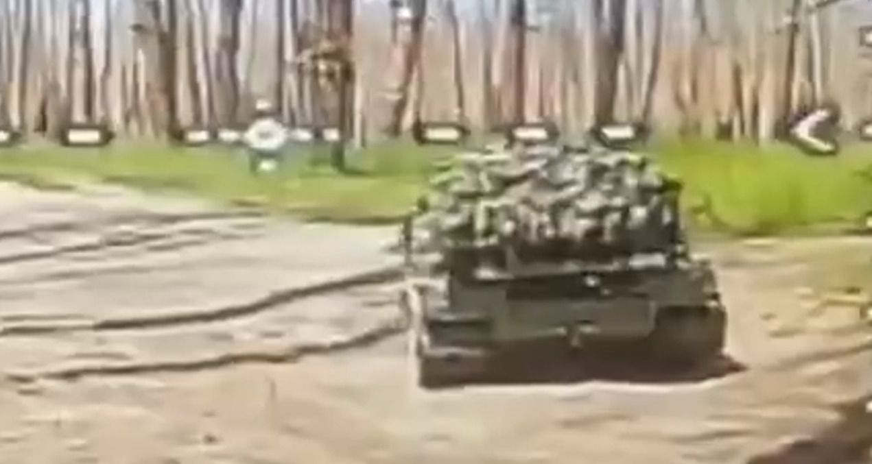 За кілька днів знищили купу російської військової техніки: ЗСУ показали відео боїв на Харківщині