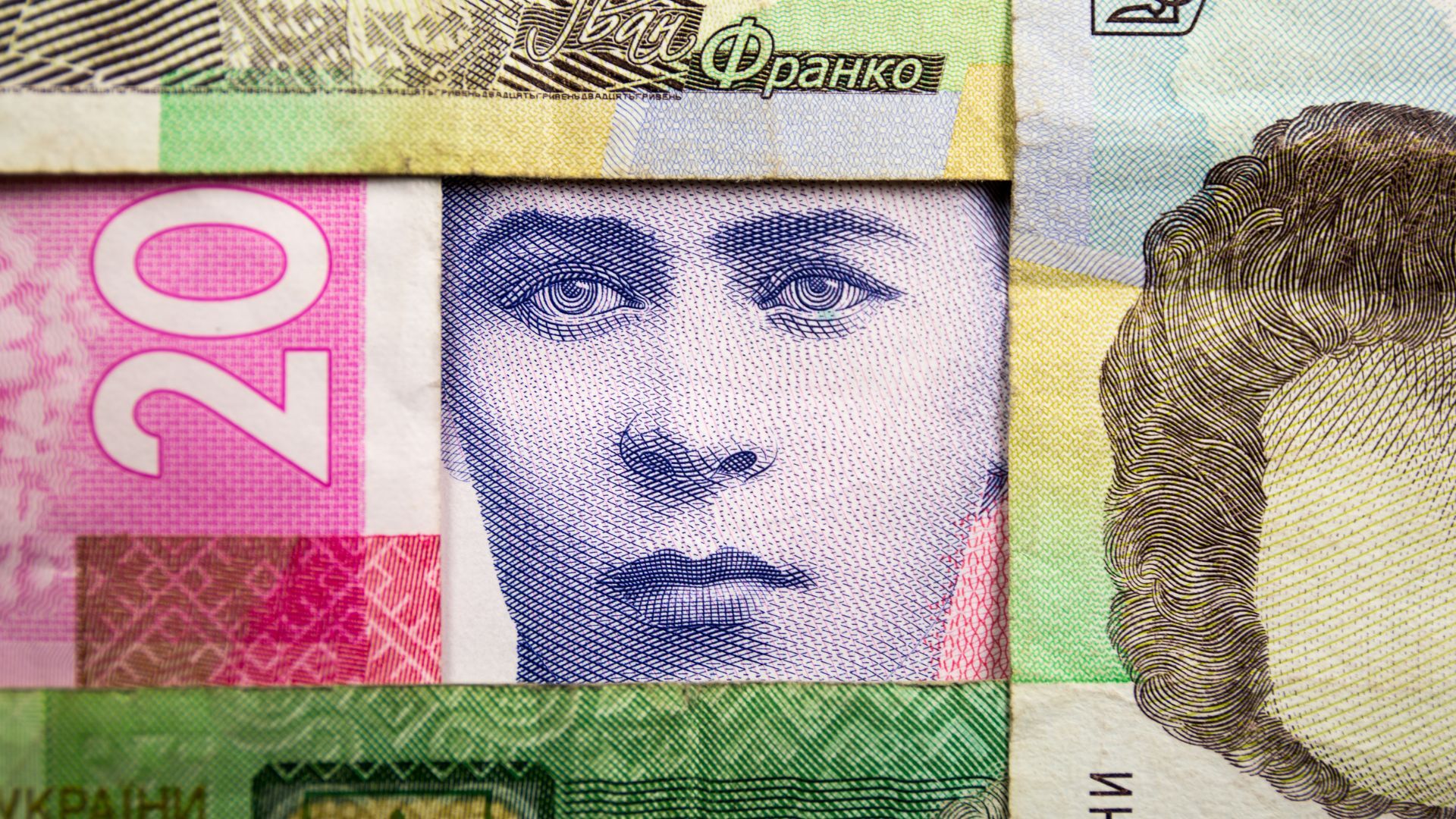 Промокли, згоріли чи порвалися: як безплатно обміняти пошкоджені гривні