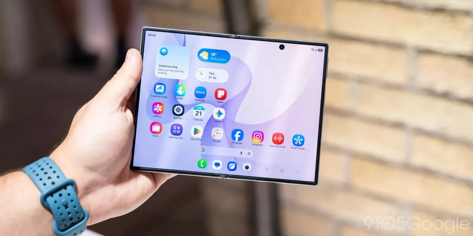 Базовий Samsung Galaxy Fold 8 Базовий Samsung Galaxy Fold 8