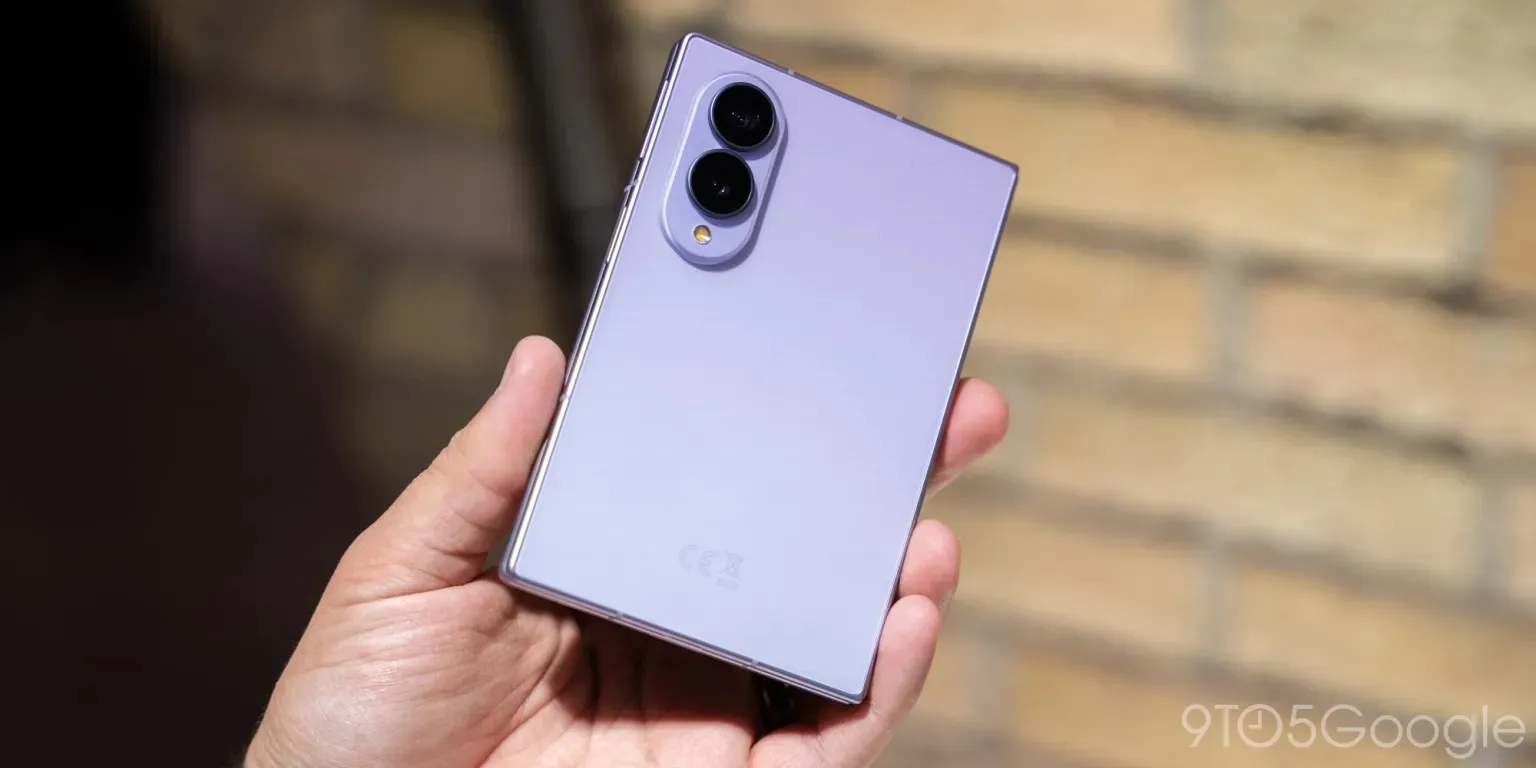 Базовий Samsung Galaxy Fold 8 Базовий Samsung Galaxy Fold 8