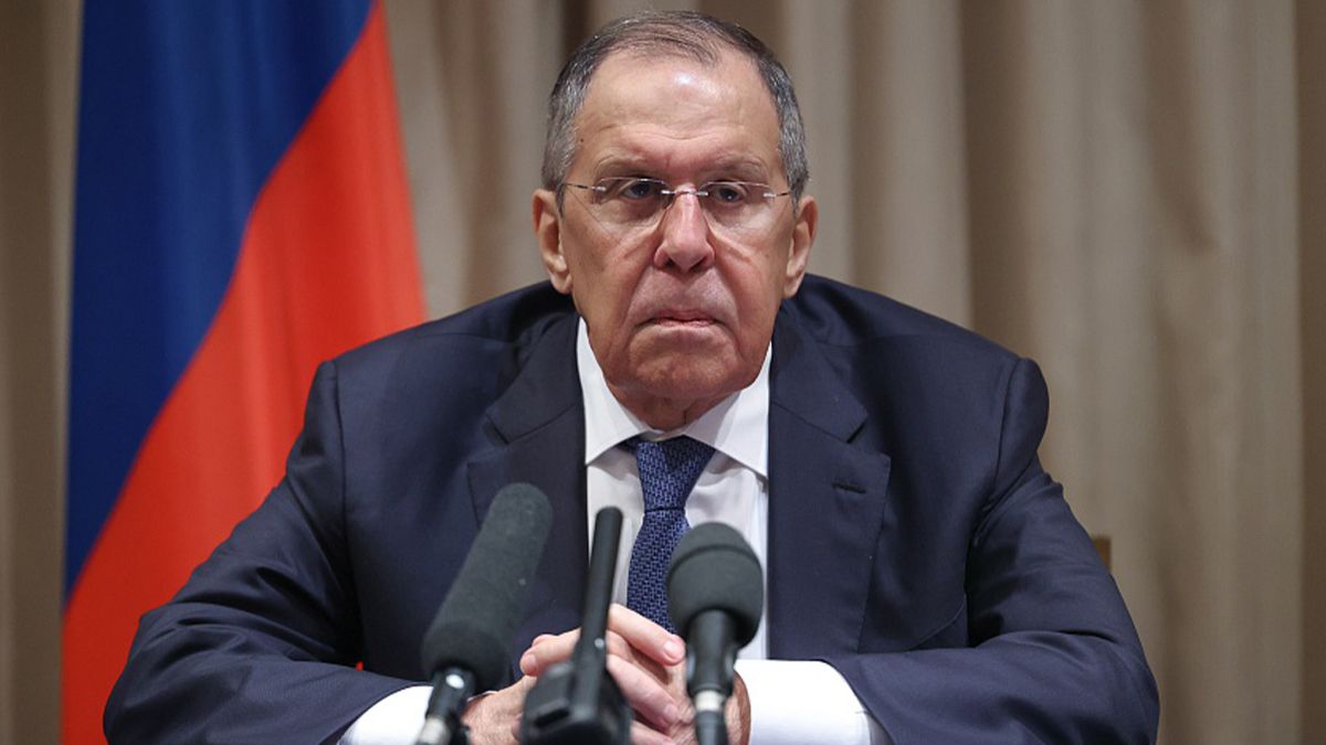 Лавров жалівся про озброєння України Лавров жалівся про озброєння України