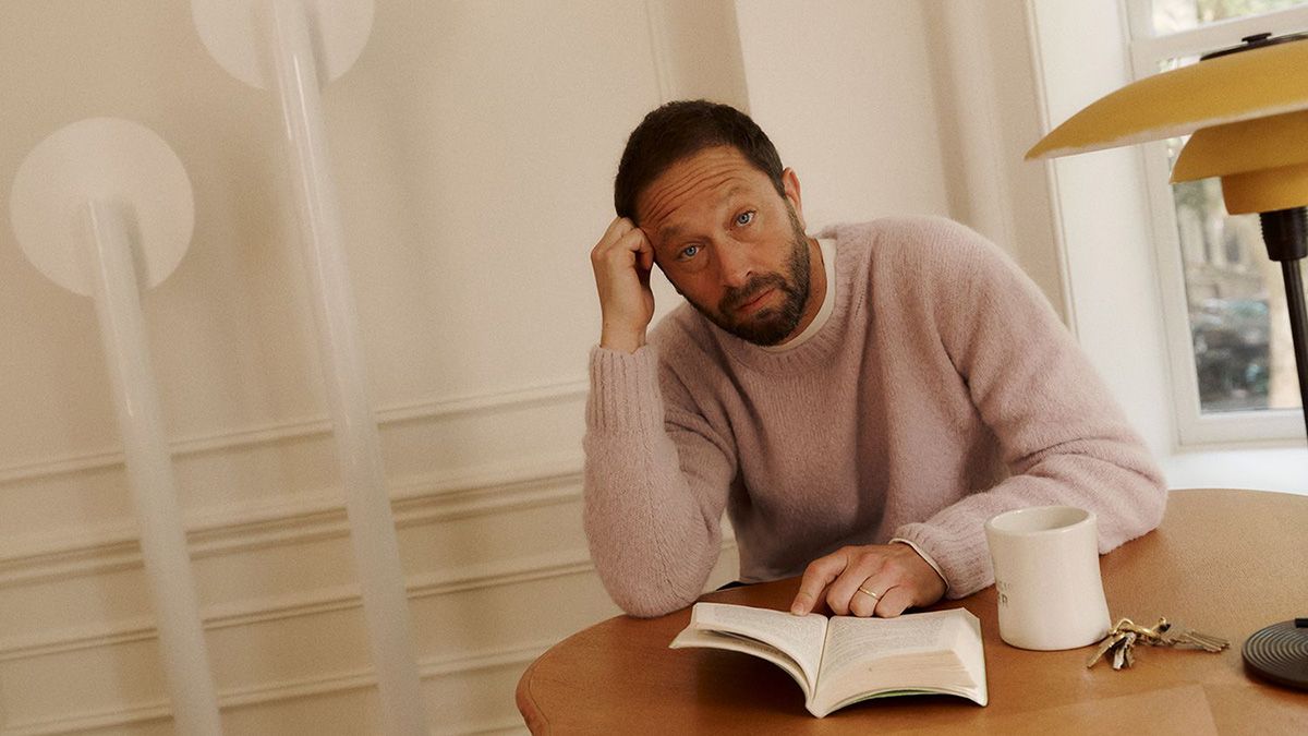 Звезда сериала "Медведь" сварил борщ и рассказал, почему это блюдо стало для него семейным