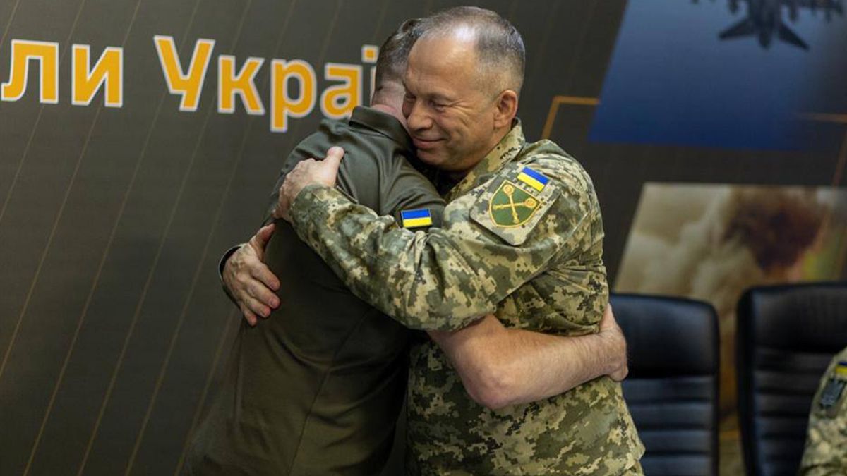 Драпатый официально возглавил ВСУ: Сырский торжественно передал генералу свои полномочия