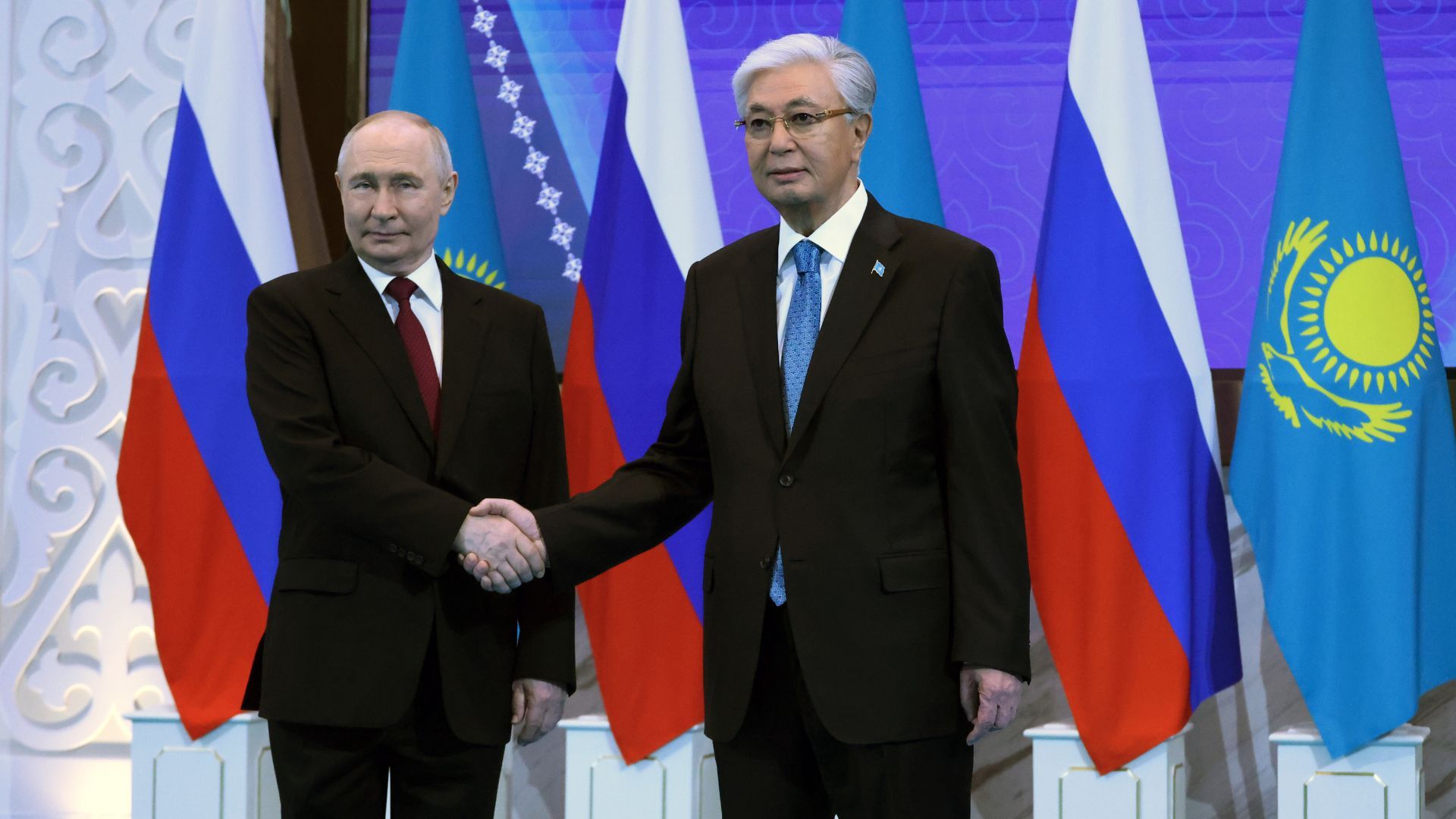 Токаев предложил Путину приостановить войну в Украине при содействии мировых держав