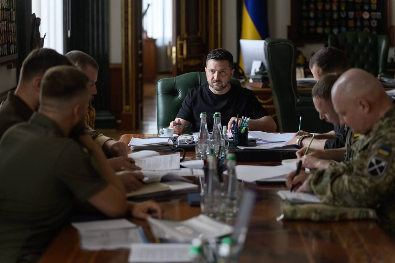 "Подталкиваем Россию к дипломатии": Зеленский провел совещание по дипстрайкам