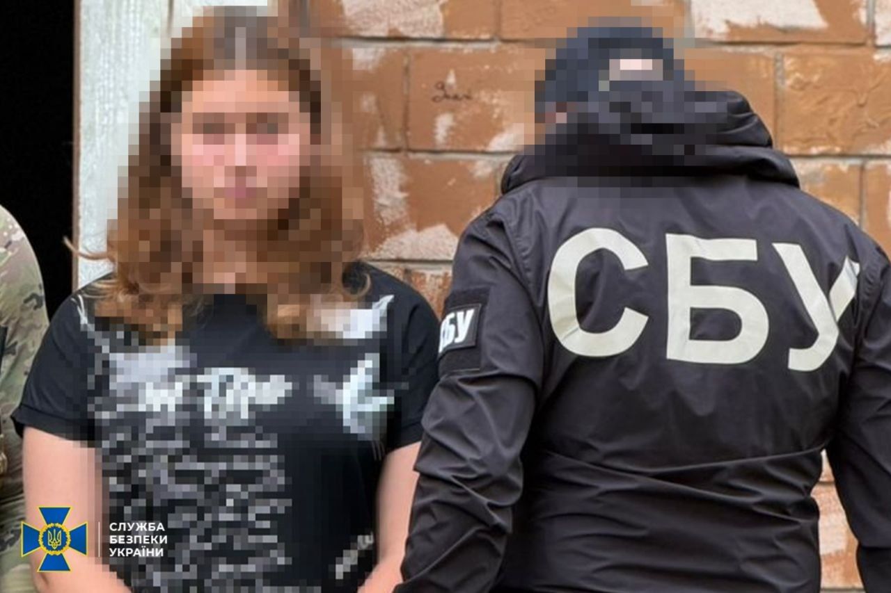 "Прогулянки" на довічне: у Полтаві СБУ затримала студентку, яка наводила удари Росії