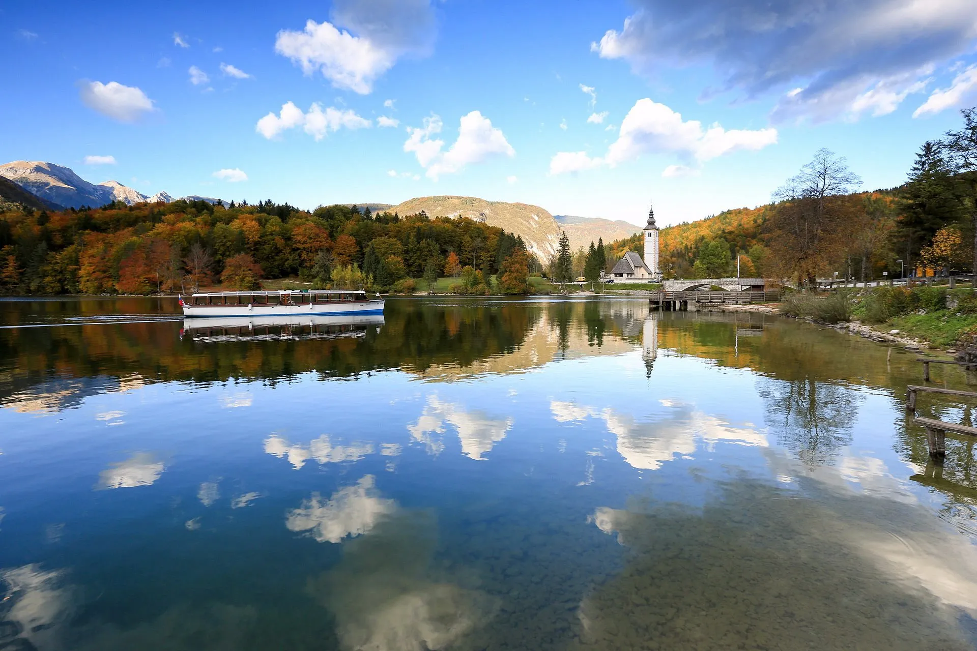 Озеро Бохінь у Словенії / фото TripAdvisor