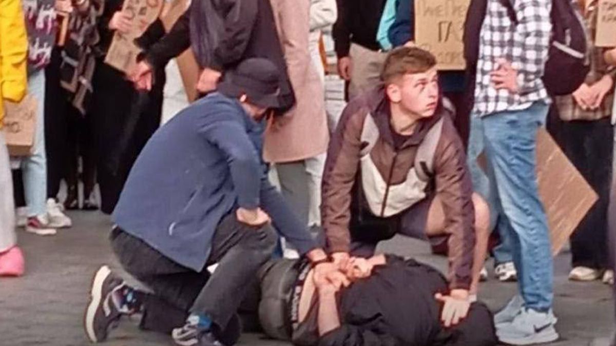 Во Львове на митинге за Федорова мужчина с ножом пытался совершить нападение: что говорит полиция