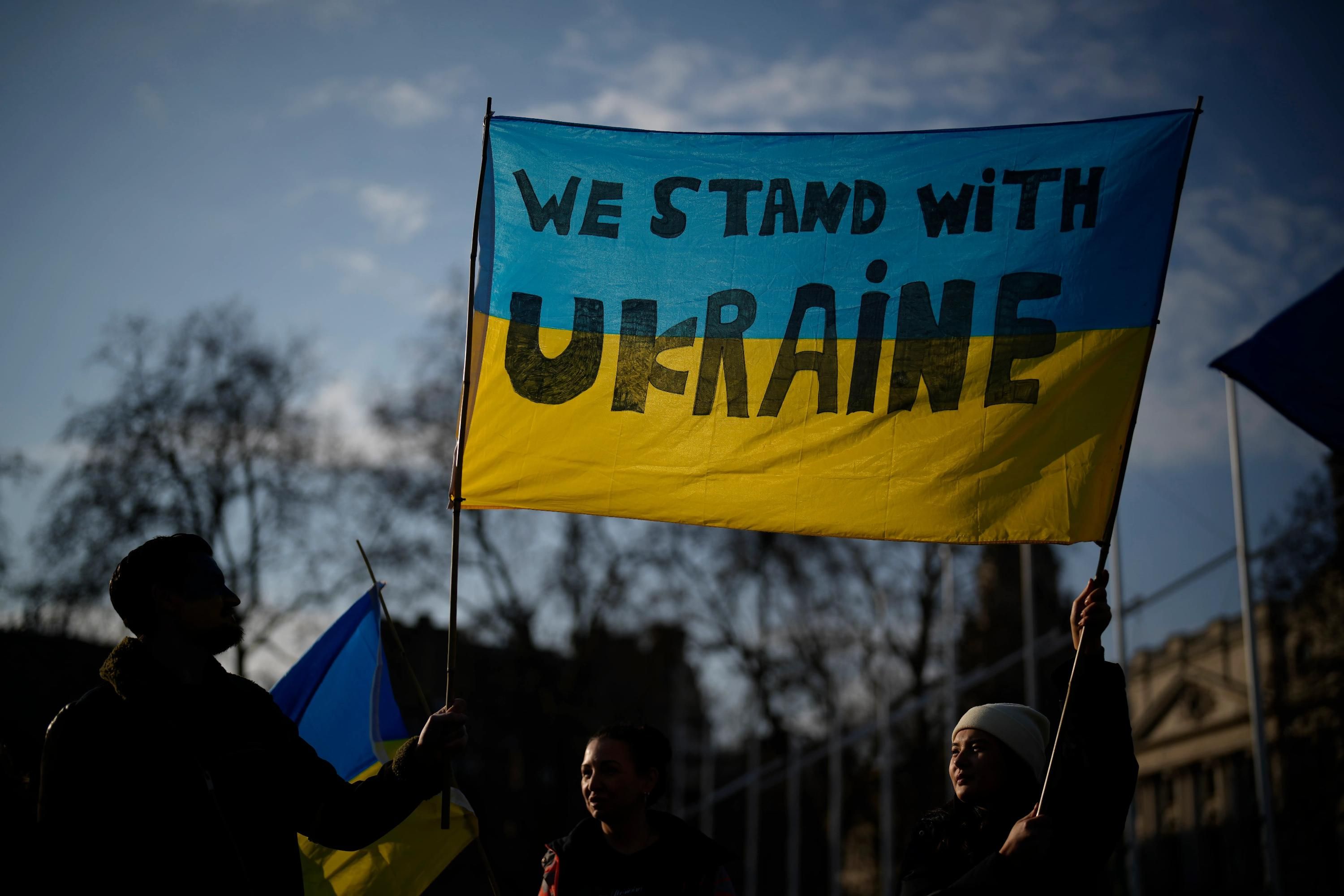 Что успех Украины в войне против России означает для Запада