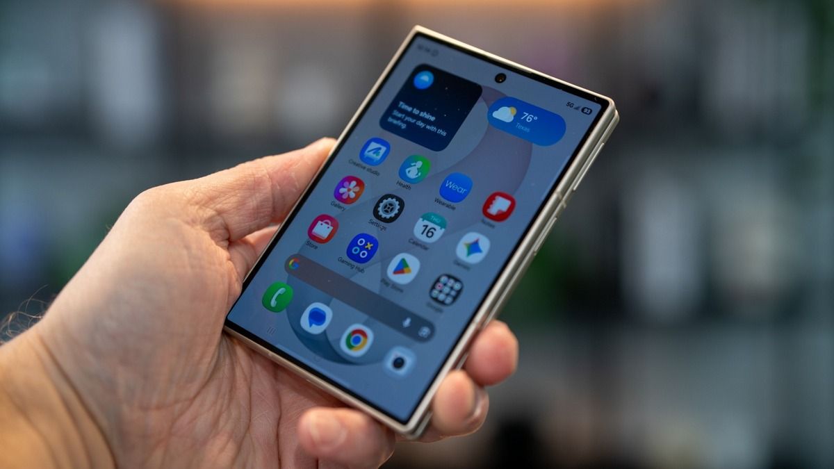 Galaxy Fold 8 виявився успішнішим, ніж прогнозували: смартфон змітають з полиць