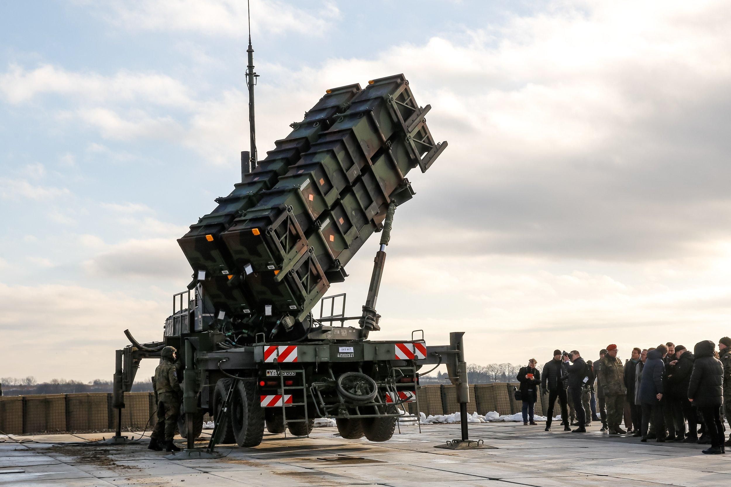 Зеленський просить Трампа надати ракети-перехоплювачі Patriot - 24 Канал Зеленський просить Трампа надати ракети-перехоплювачі Patriot - 24 Канал