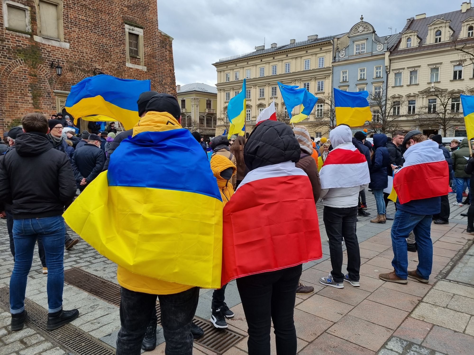 Украина теряет важного союзника? Что показал новый социологический опрос из Польши