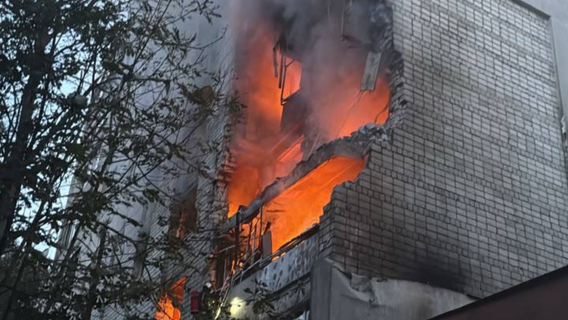 Ракетний удар по Львову: з'явилися перші деталі наслідків ворожої атаки
