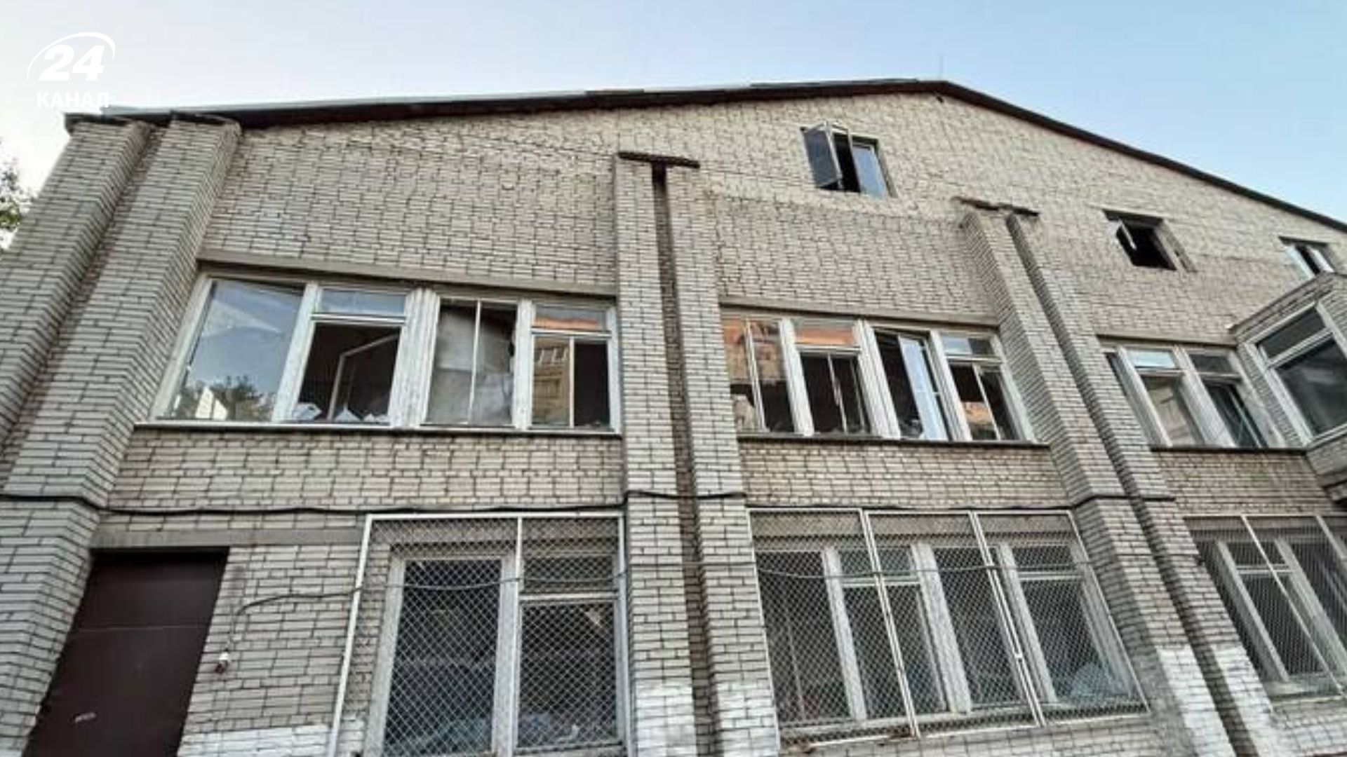 Во Львове повреждены два учебных заведения Во Львове повреждены два учебных заведения