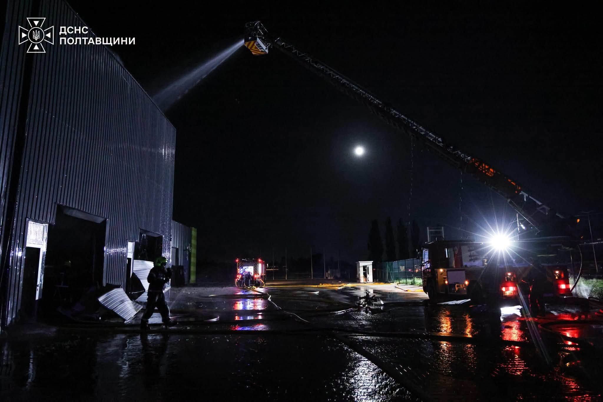 ворог поцілив у сортувальний термінал Нової пошти в Полтаві