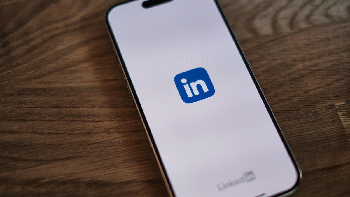 LinkedIn объявил войну ИИ-спаму: новая функция поможет очистить вашу ленту от мусора