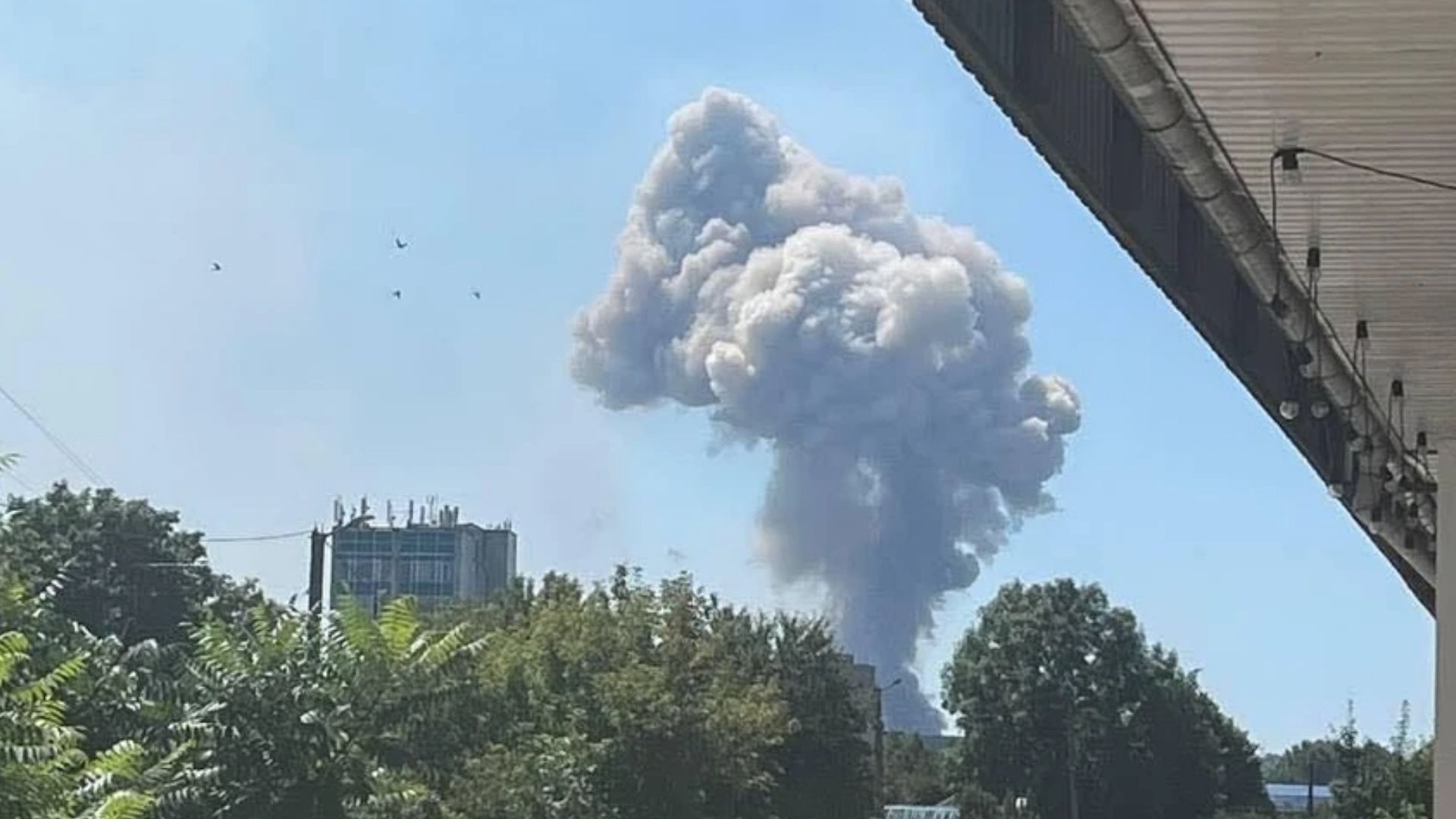 Взрывы в Хмельницком: в ОВА сообщили, сколько времени потребуется, чтобы угроза отступила