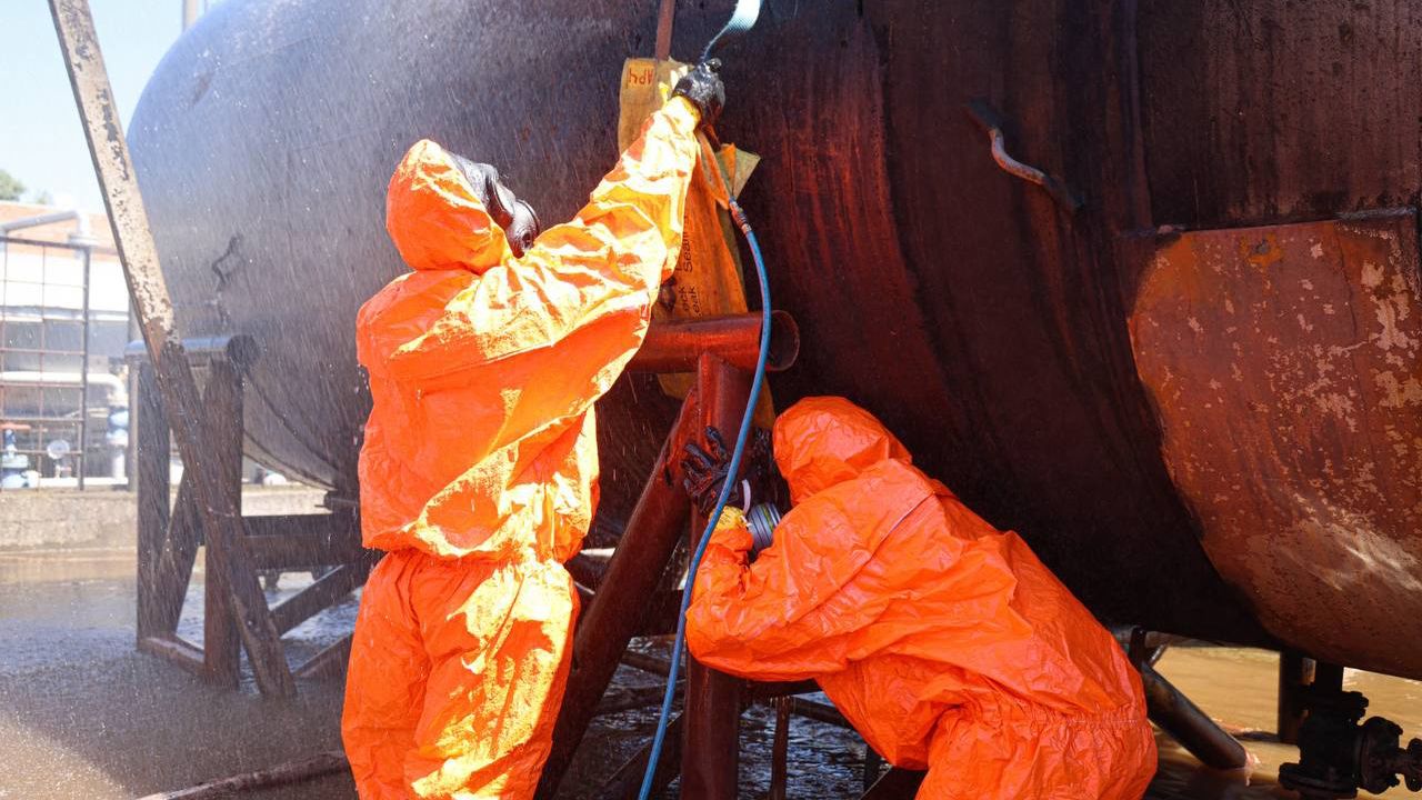 Россия обстреляла важный объект в Полтавской области: произошла утечка опасного вещества - 24 Канал