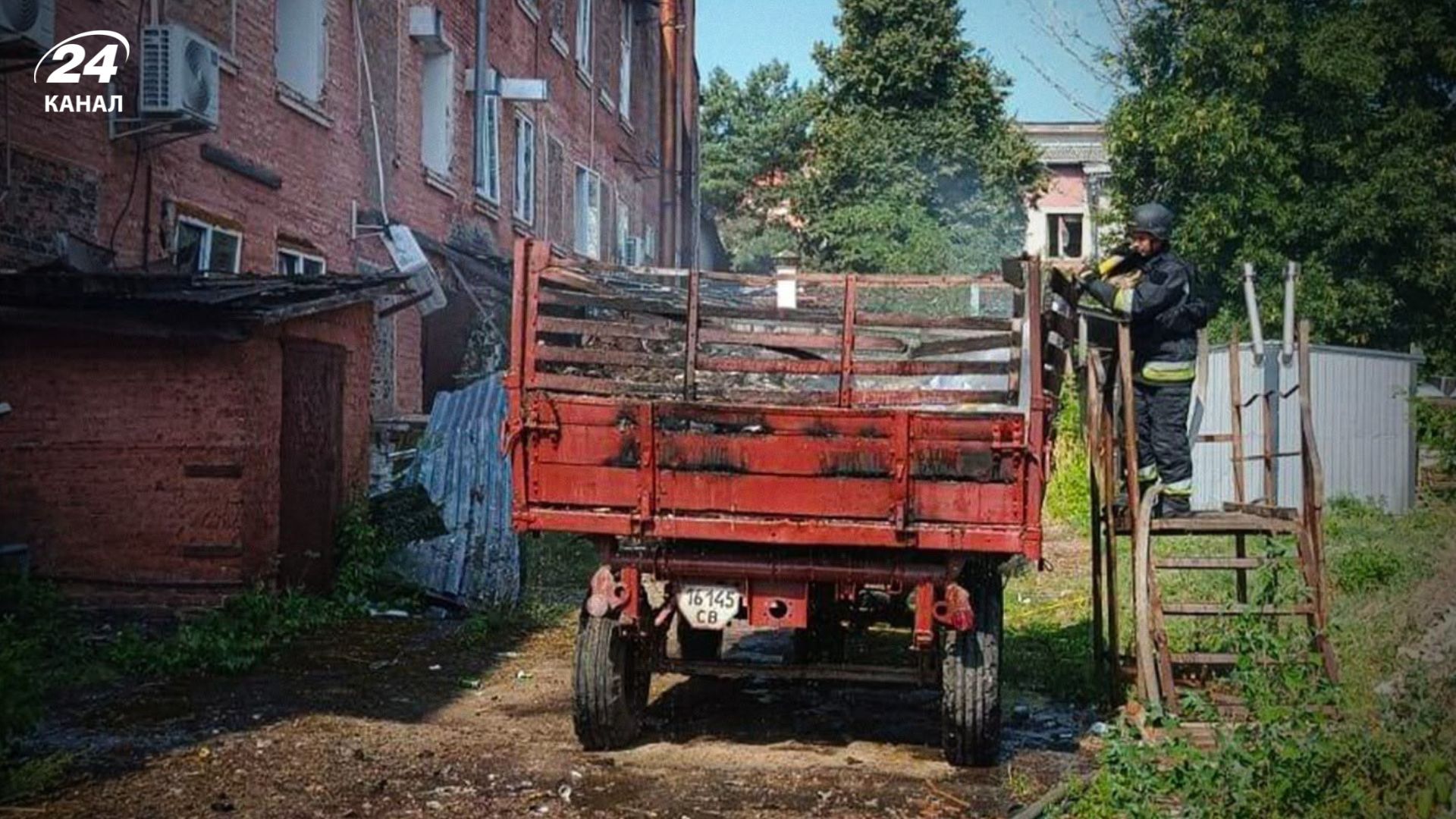 В Чернигове прогремела новая серия взрывов: горит одно из предприятий