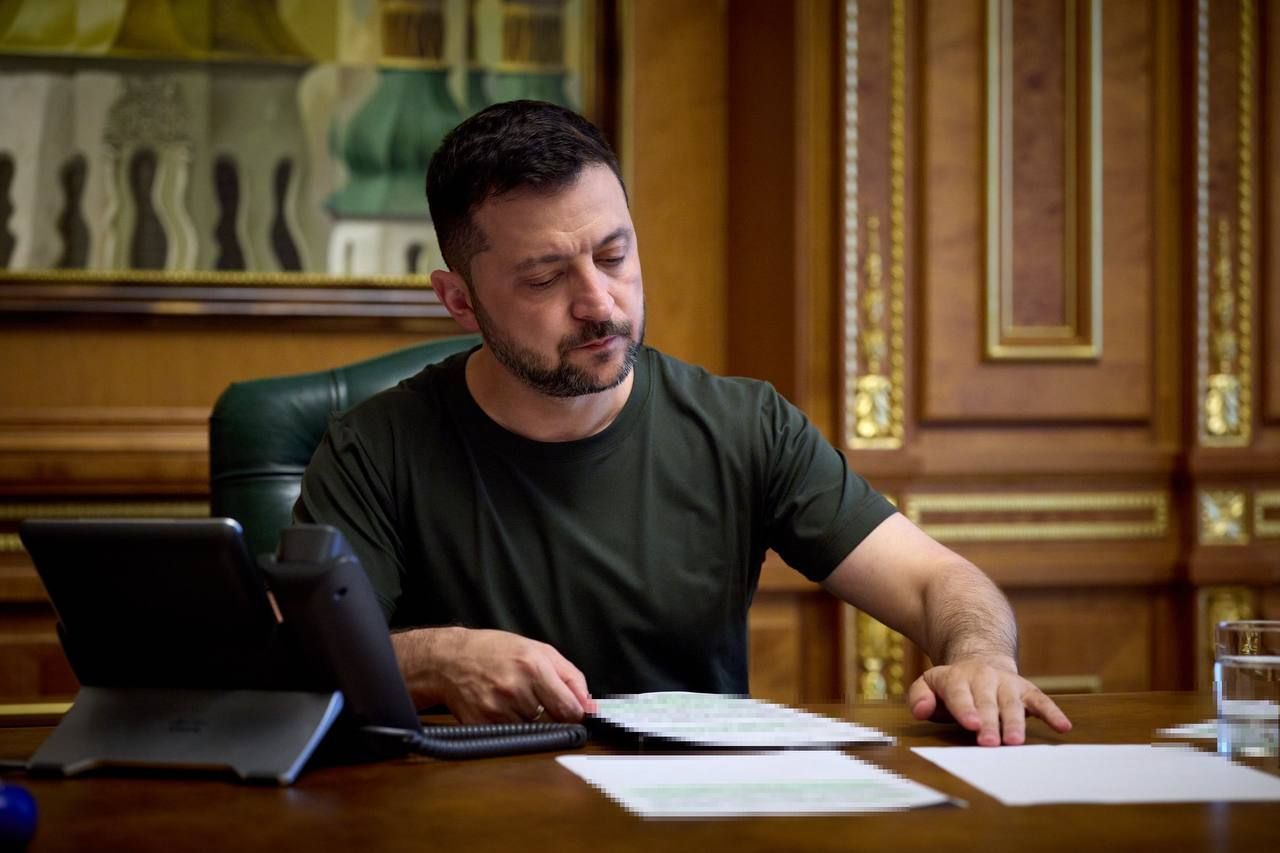 Зеленский уволил ряд послов и назначил представителя Украины при ЮНЕСКО
