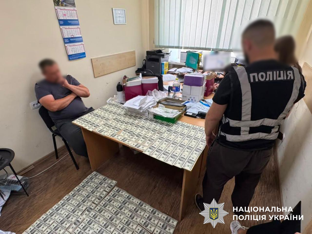 Домовленість за 26 тисяч доларів: ділки в Києві обіцяли "допомогти" військовому в переведенні