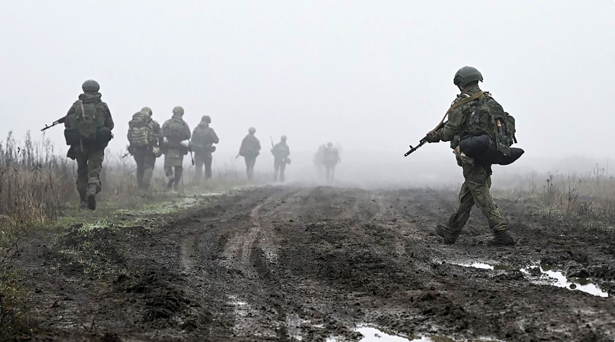 Російська армія стягує резерви до ЛБЗ Російська армія стягує резерви до ЛБЗ