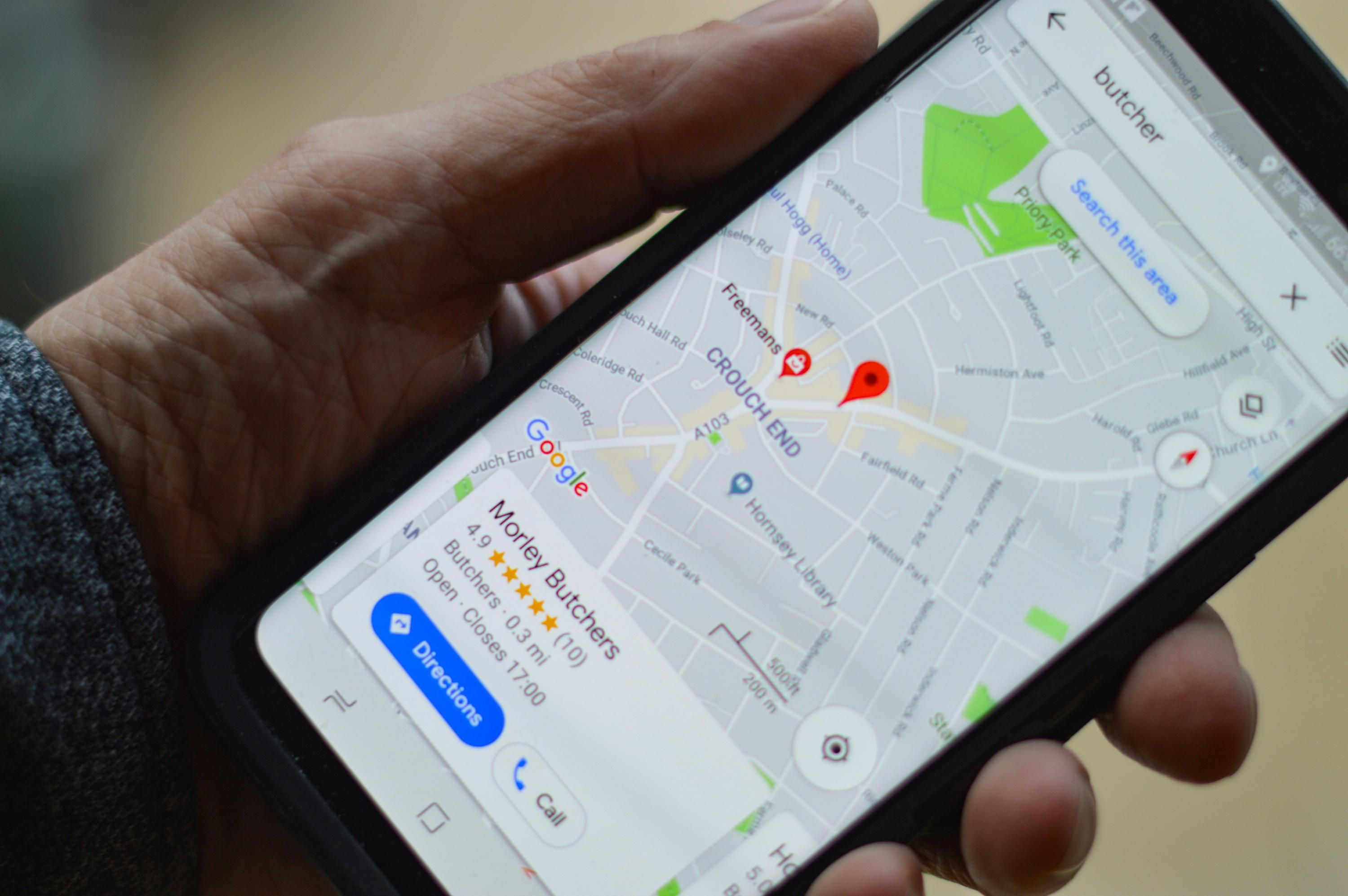 Google Maps навчився замовляти їжу та бронювати готелі через чат зі штучним інтелектом