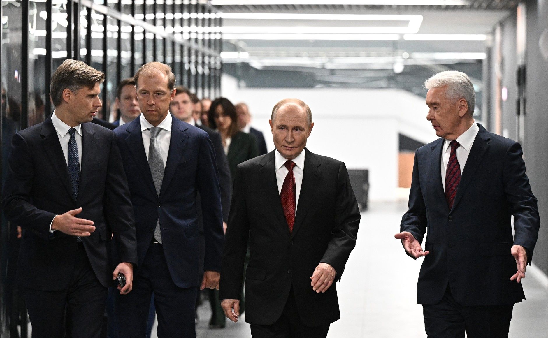 Российский диктатор Путин, мэр Москвы Собянин
