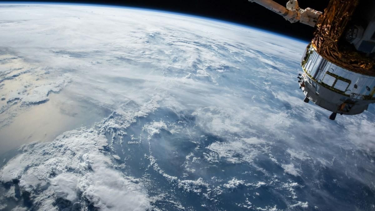 Спутники Starlink компании SpaceX помогли ученым составить карту термосферы Земли Спутники Starlink компании SpaceX помогли ученым составить карту термосферы Земли