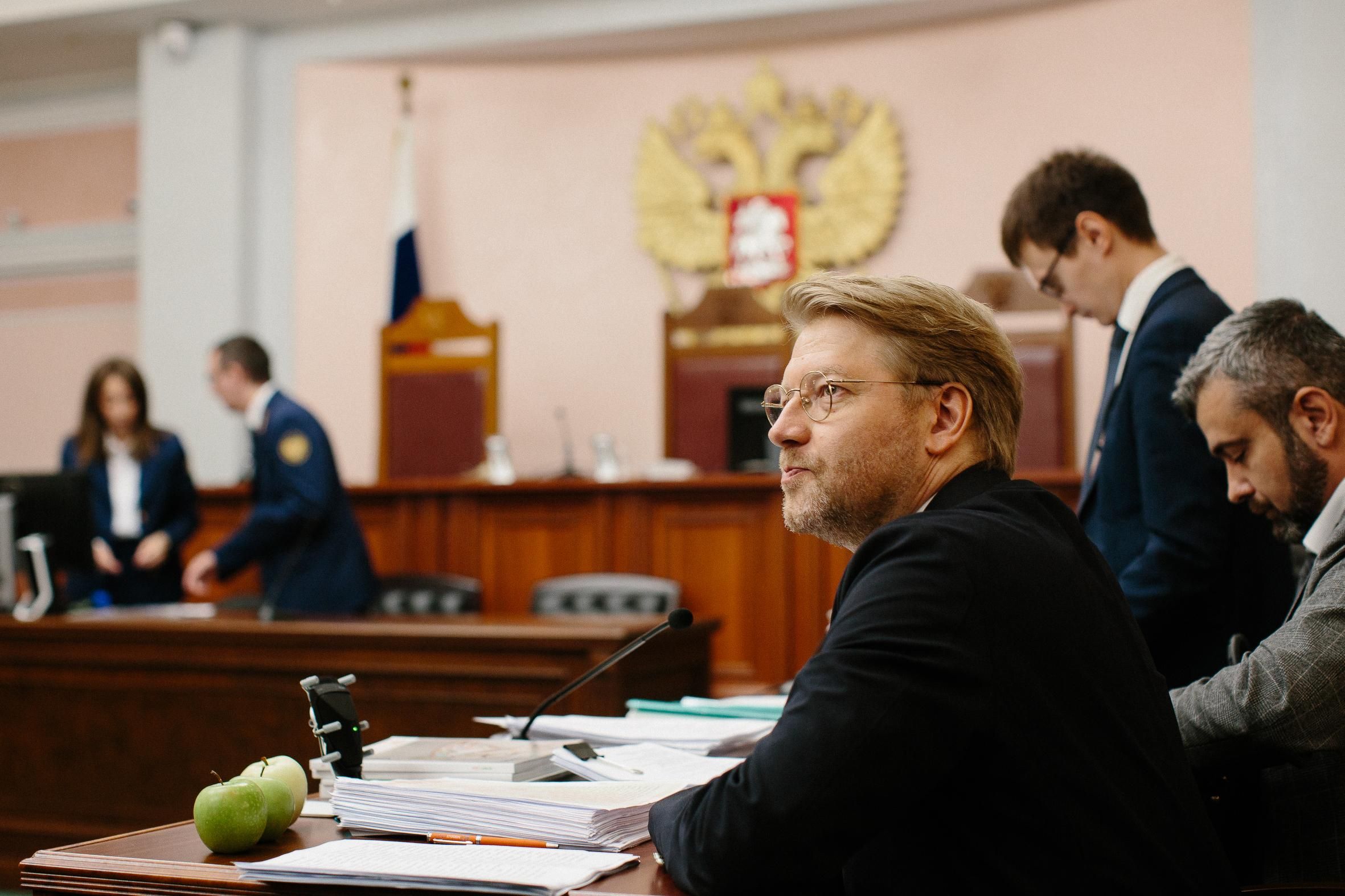 Верховний суд Росії зняв антивоєнну партію "Яблуко" з виборів до Держдуми