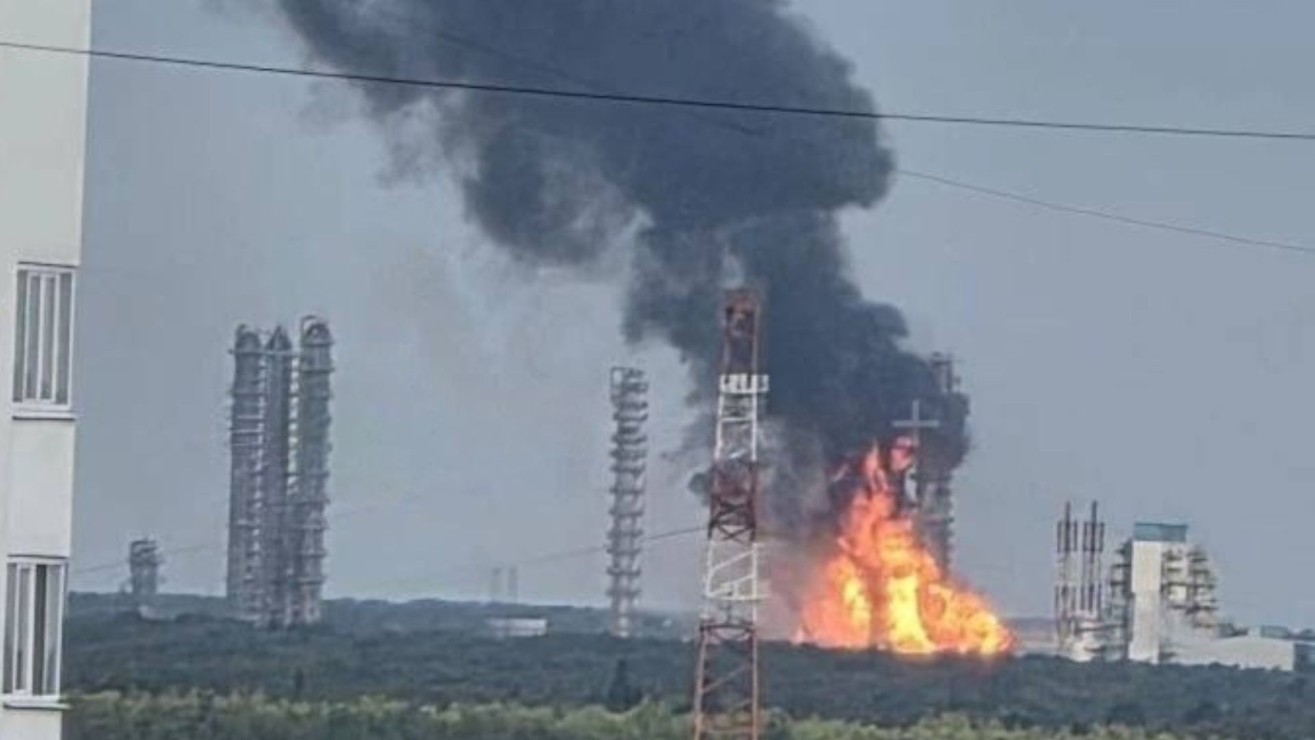 ЗапСибНефтехим зупинив роботу ЗапСибНефтехим зупинив роботу