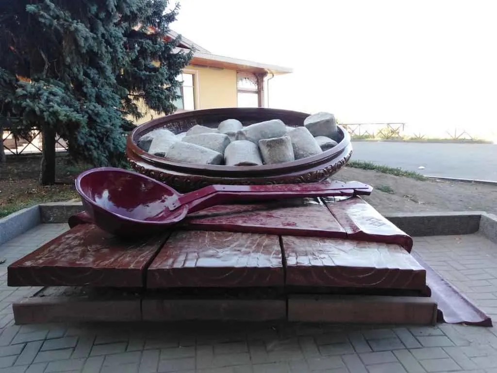 Пам'ятник галушці Пам'ятник галушці
