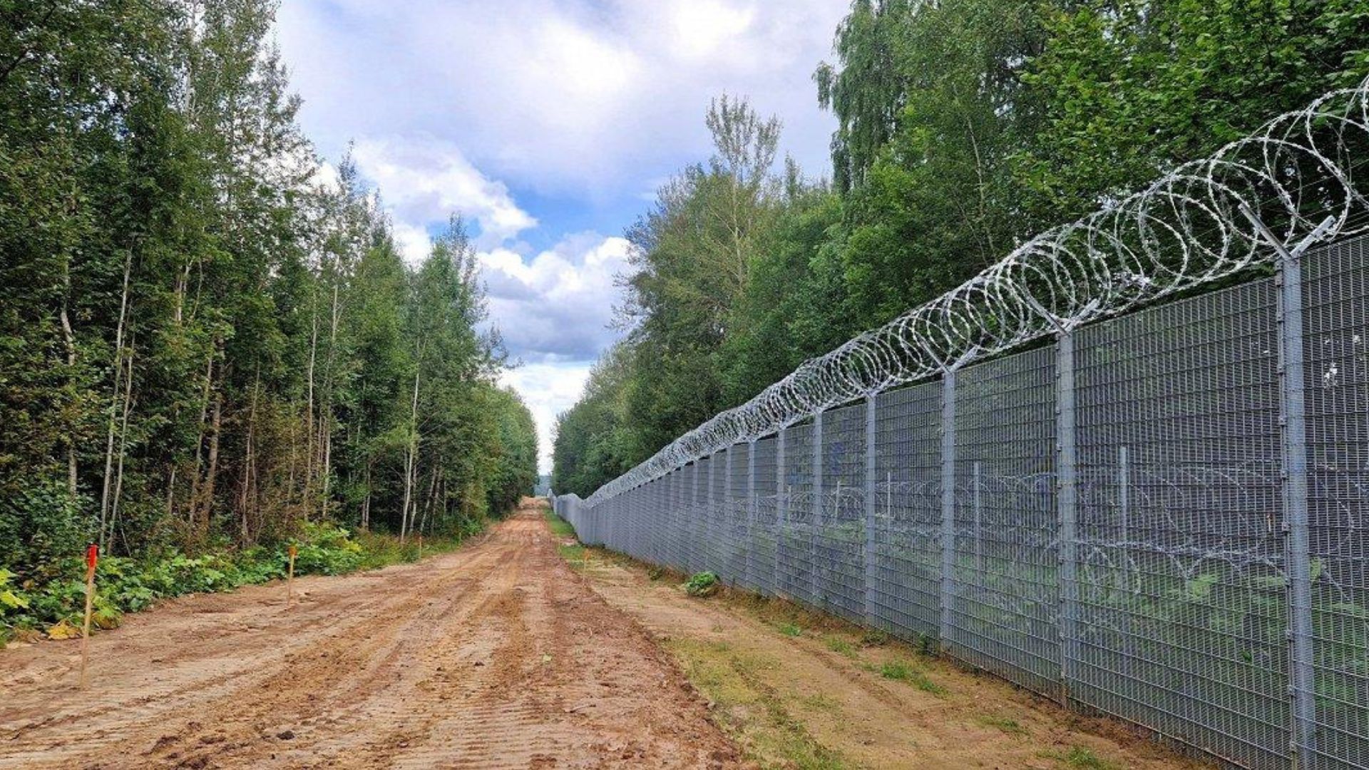 Латвія почала військову операцію для протидії незаконному потоку мігрантів Латвія почала військову операцію для протидії незаконному потоку мігрантів