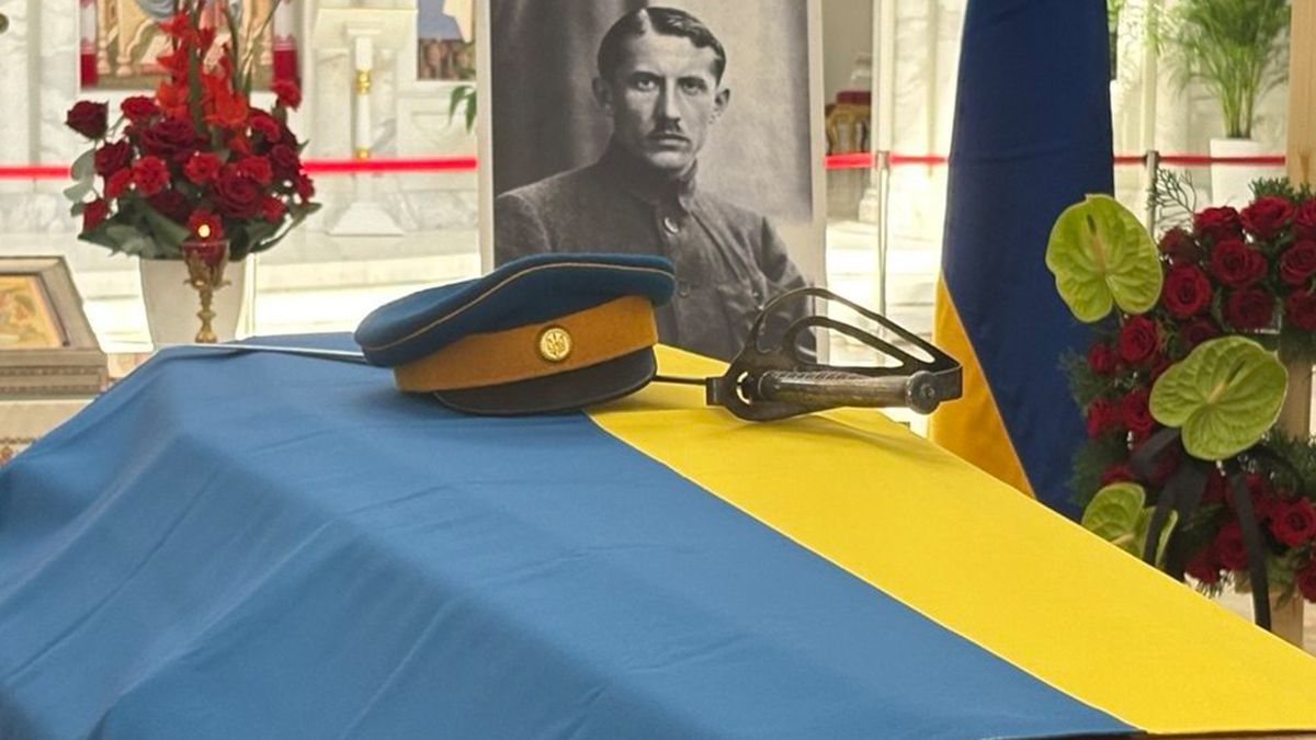 Прах Коновальца уже в Киеве
