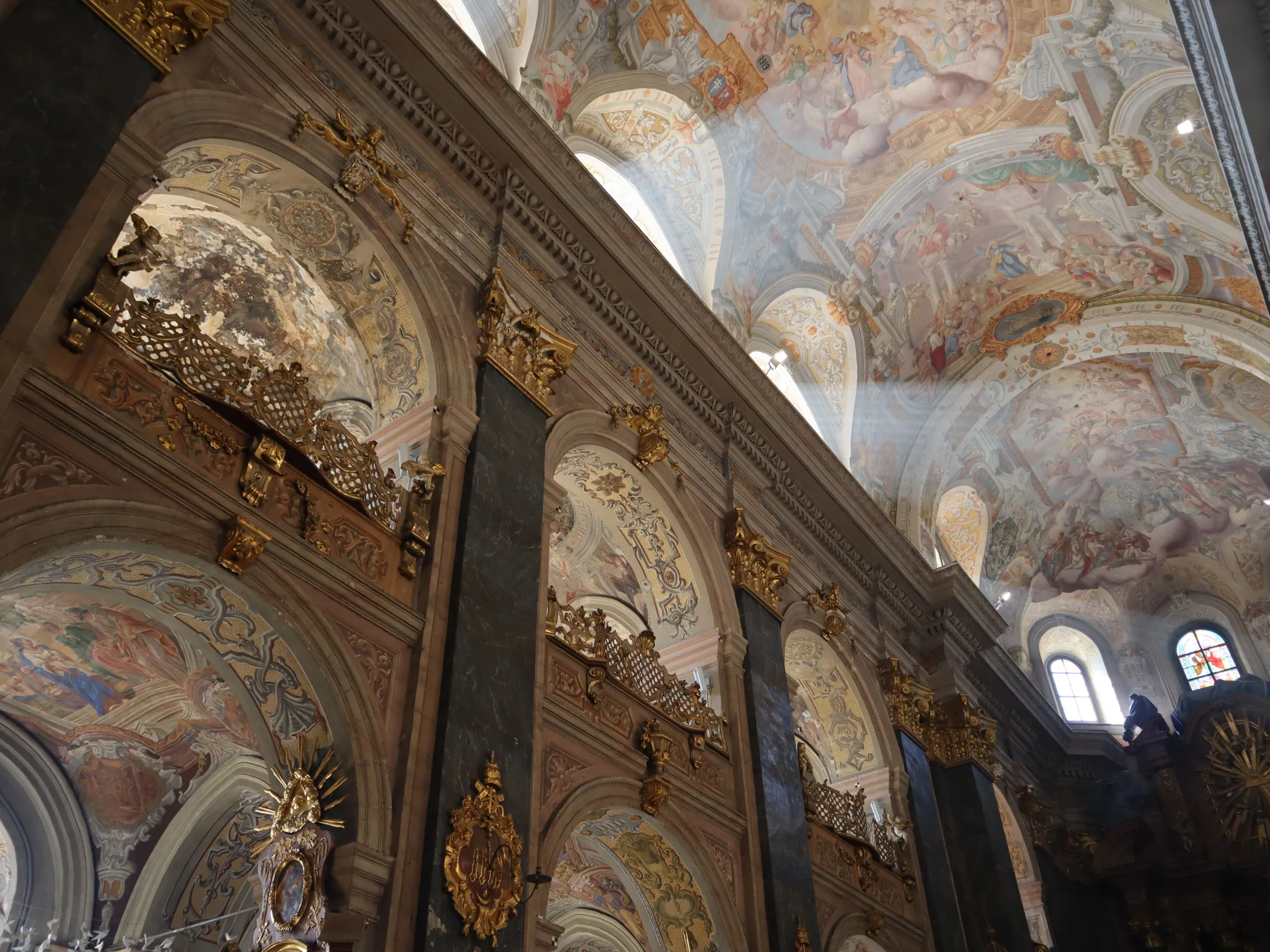 Гарнізонний храм святих апостолів Петра і Павла / фото Lviv Travel Гарнізонний храм святих апостолів Петра і Павла / фото Lviv Travel