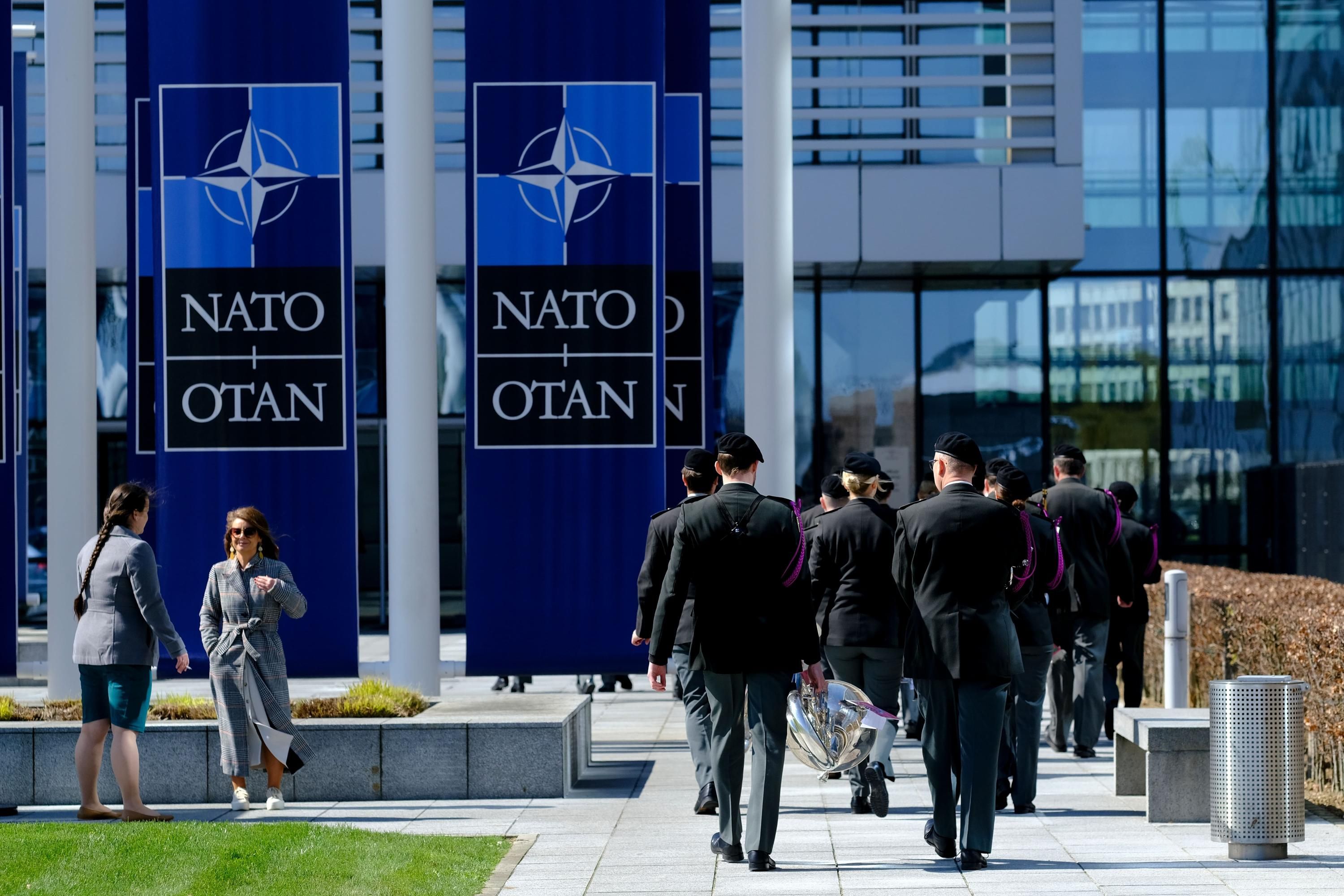 Співпраця України з НАТО Співпраця України з НАТО