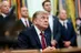 Країна досягли угоди: Трамп призупинив введення мит на товари з Канади
