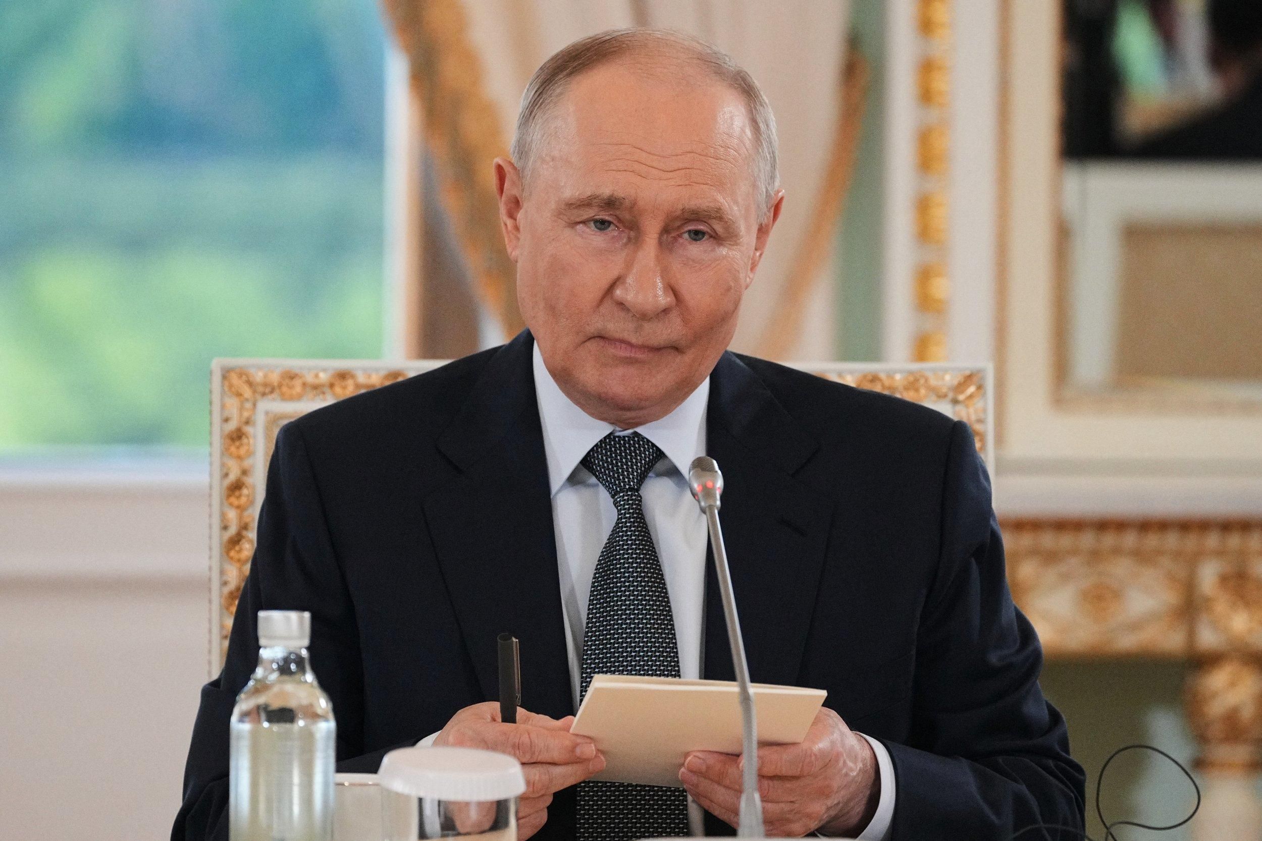 Страх перед дронами сильнее любви к Сочи: Путин почти не бывает на любимом курорте, – FT