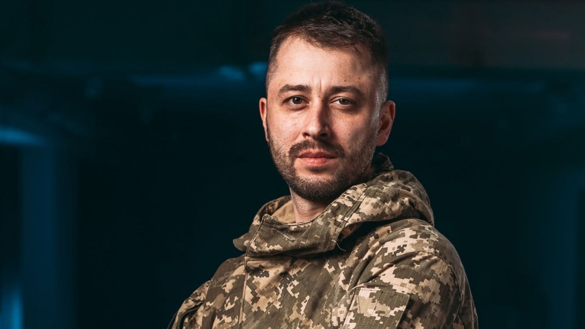 Полковник Кирило Верес отримав із рук президента Бойовий Прапор 20-ї ОББС "К-2"
