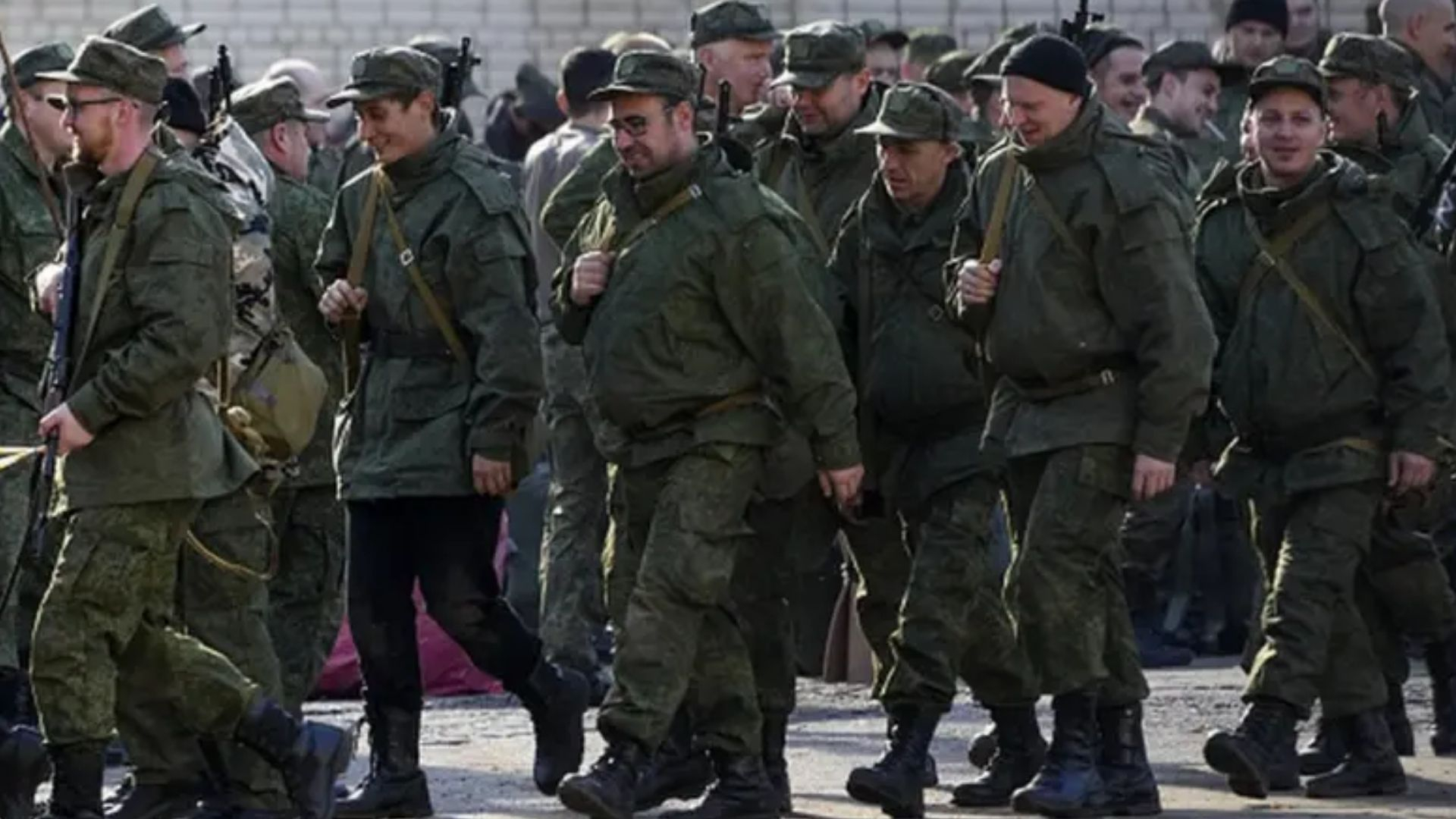 Понад 1 000 солдатів і гора спаленої техніки: які втрати Росії на фронті на 25 серпня