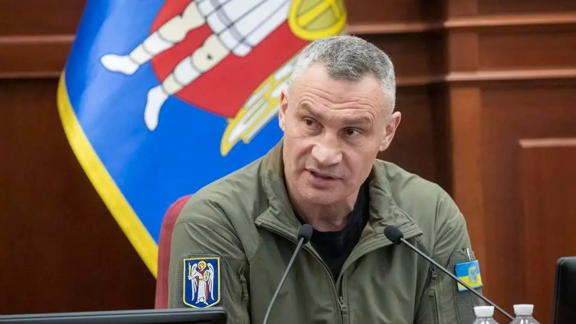 Мер Кличко до Дня Незалежності оновив свій челендж з підтягуваннями