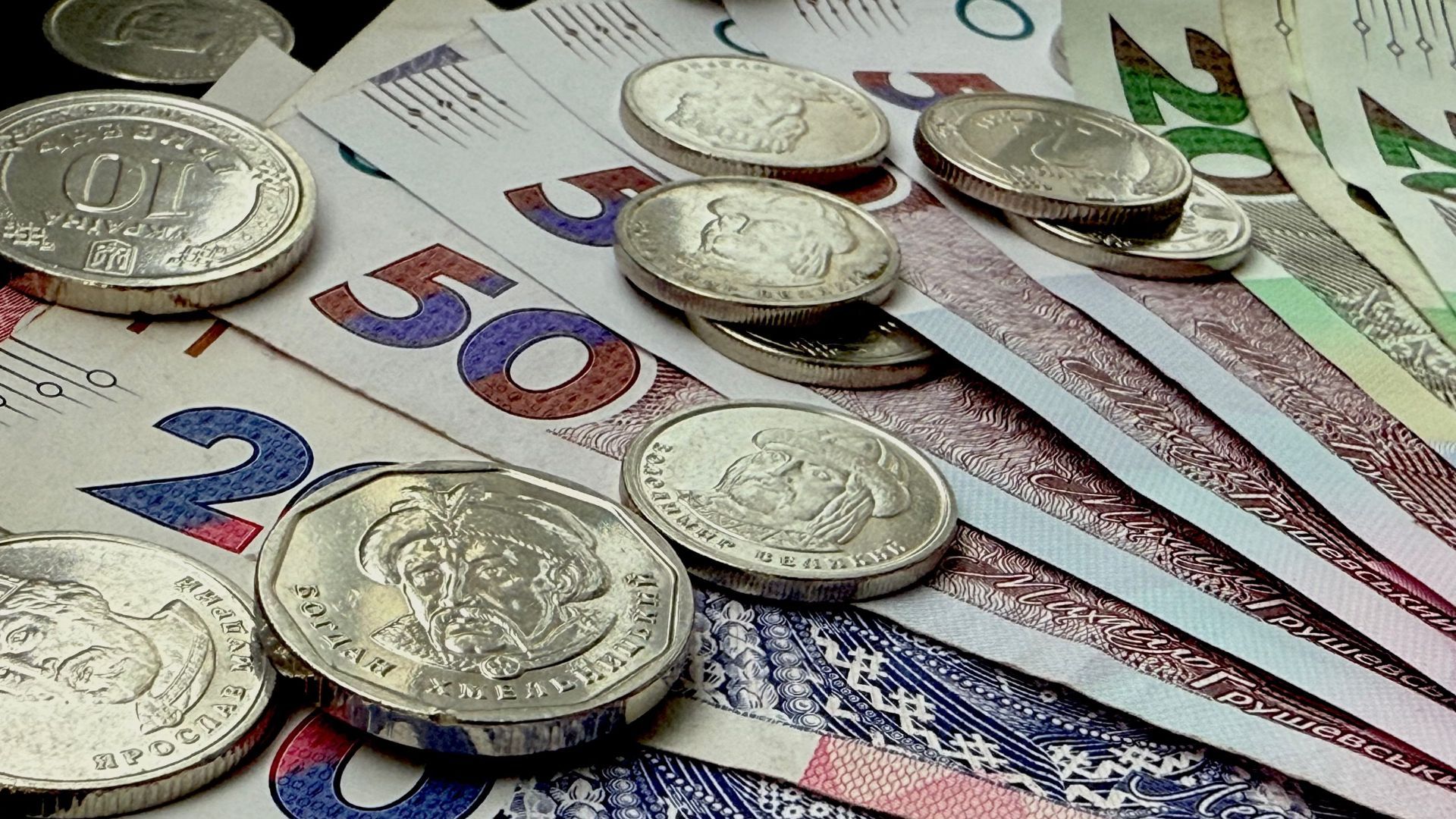 Нацбанк випустив нову срібну монету з особливим дизайном