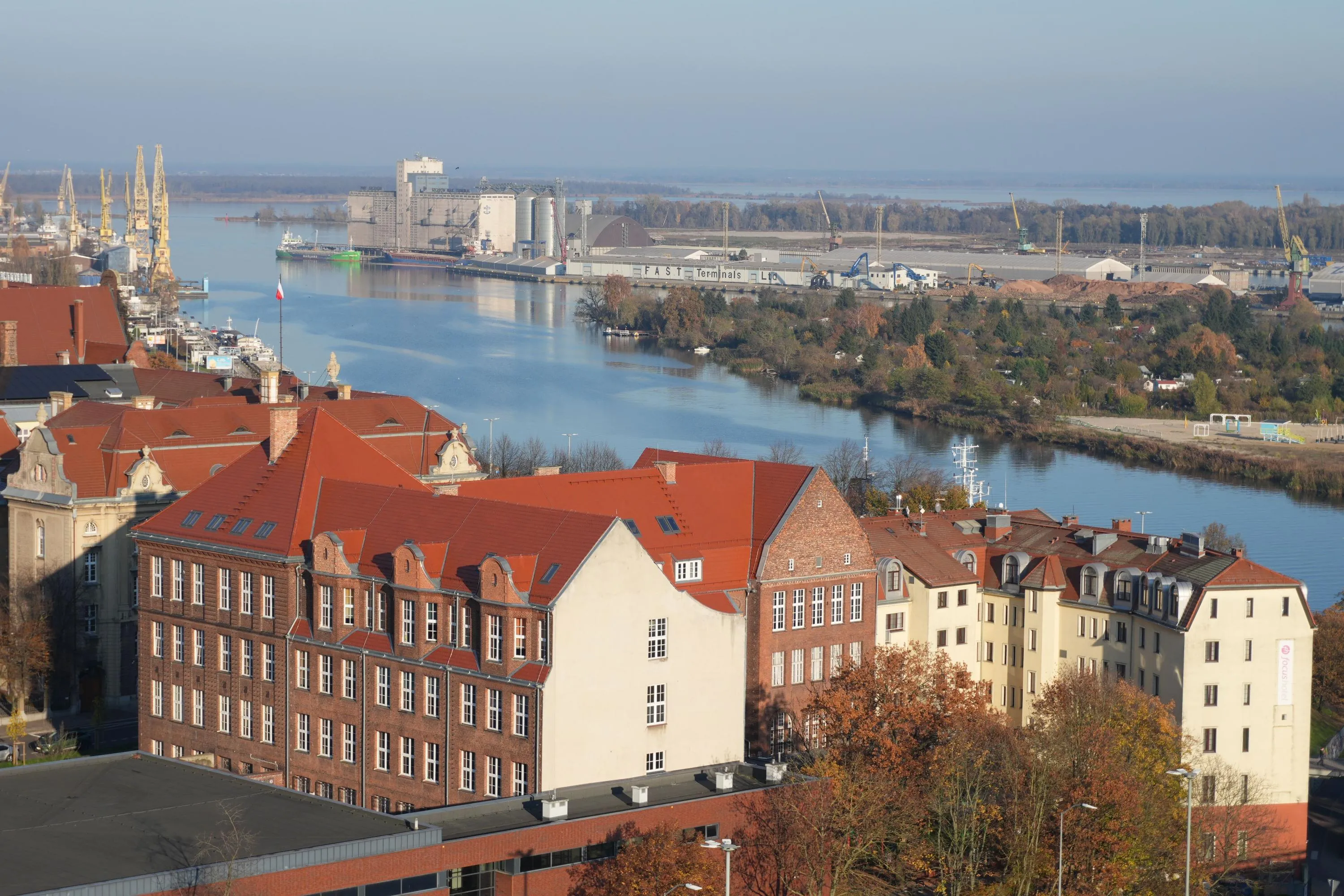 У Щецині відкривається гарний вид на річку / Фото Pexels